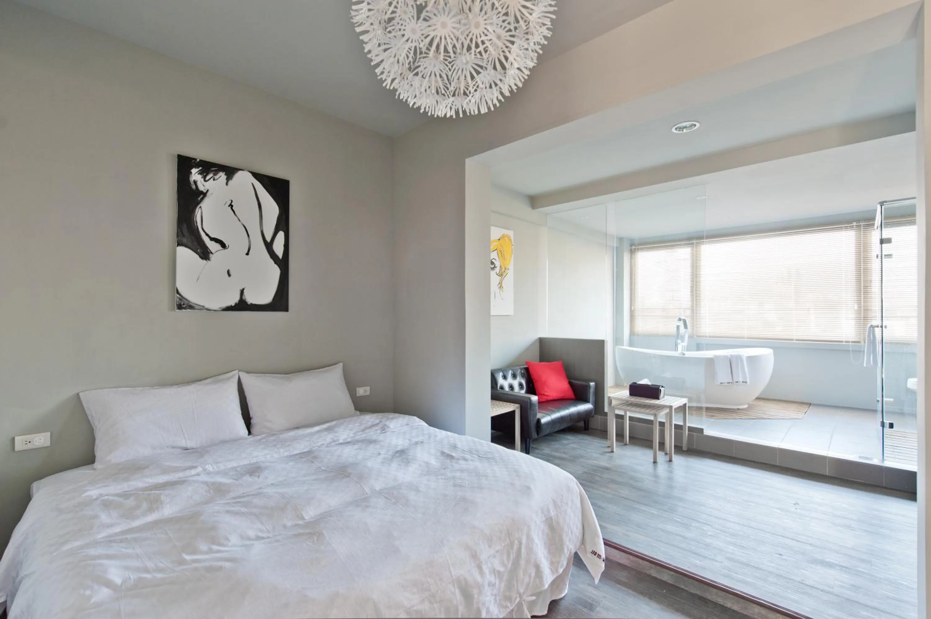 Bed in Leo 111/Arena Ruifeng