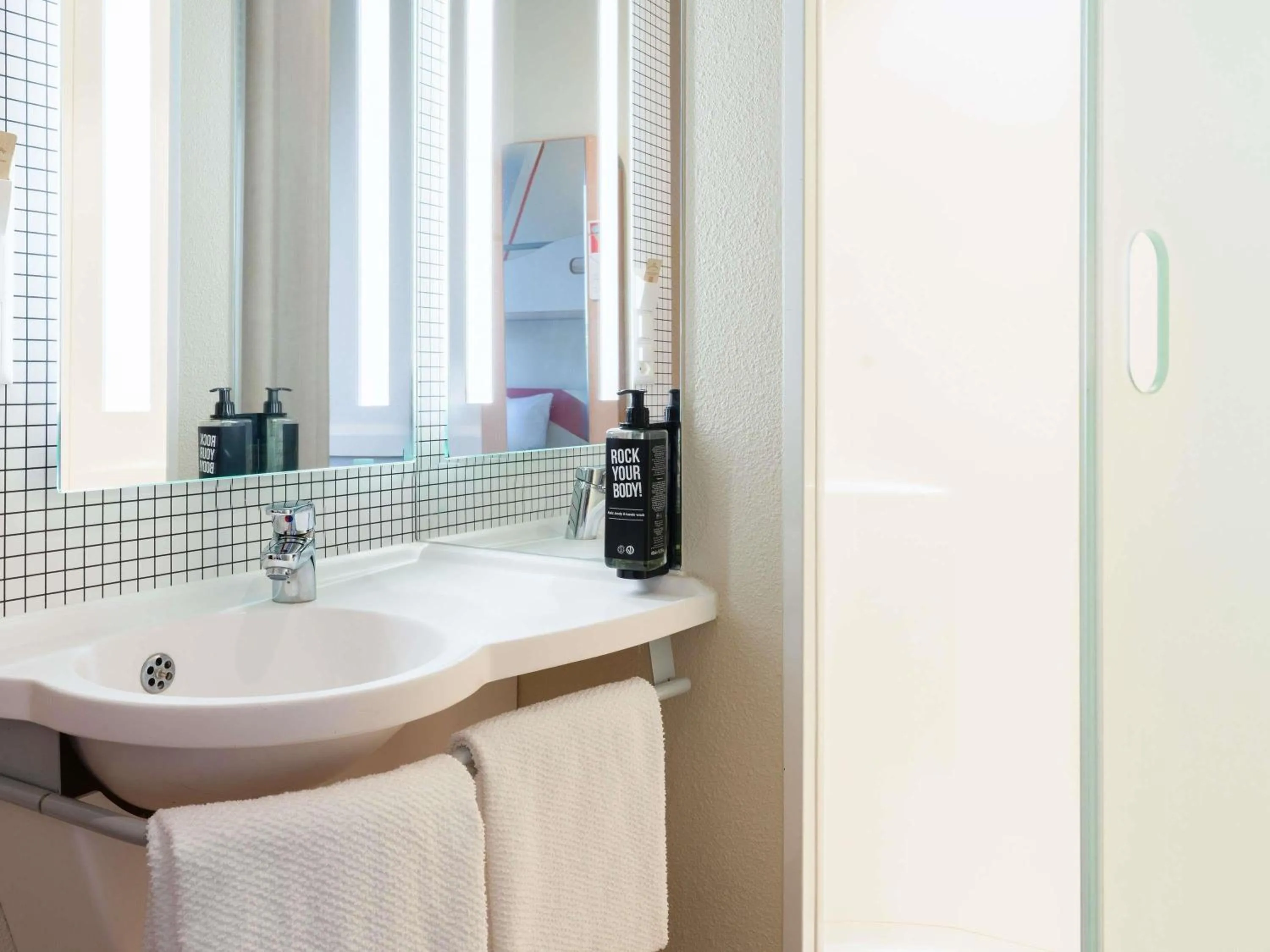 Bedroom in ibis budget Genève Petit-Lancy