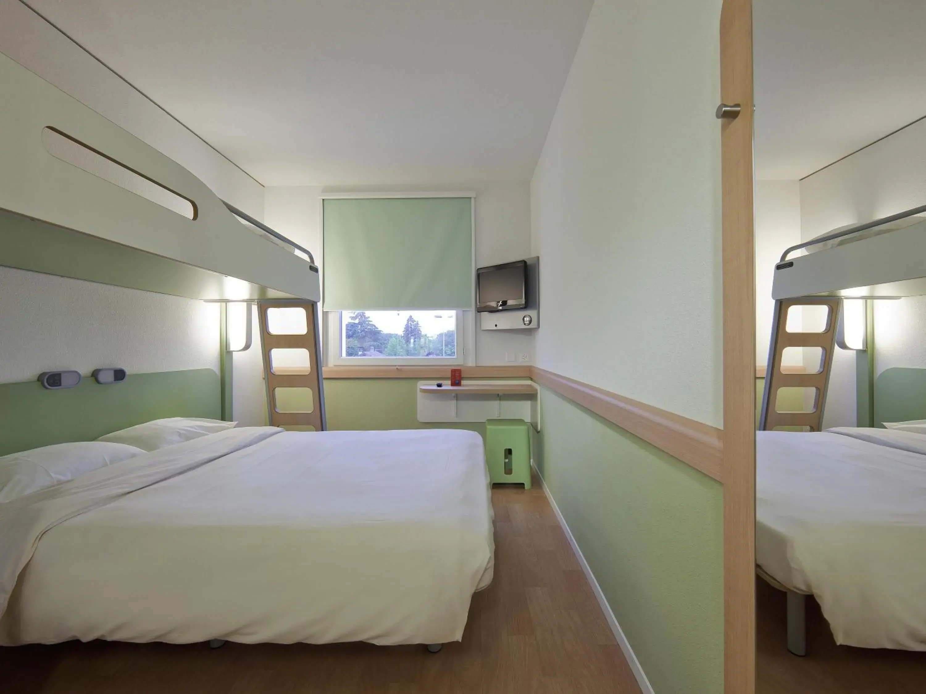 Bedroom, Bed in ibis budget Genève Petit-Lancy Bedroom, Bed in ibis budget Genève Petit-Lancy