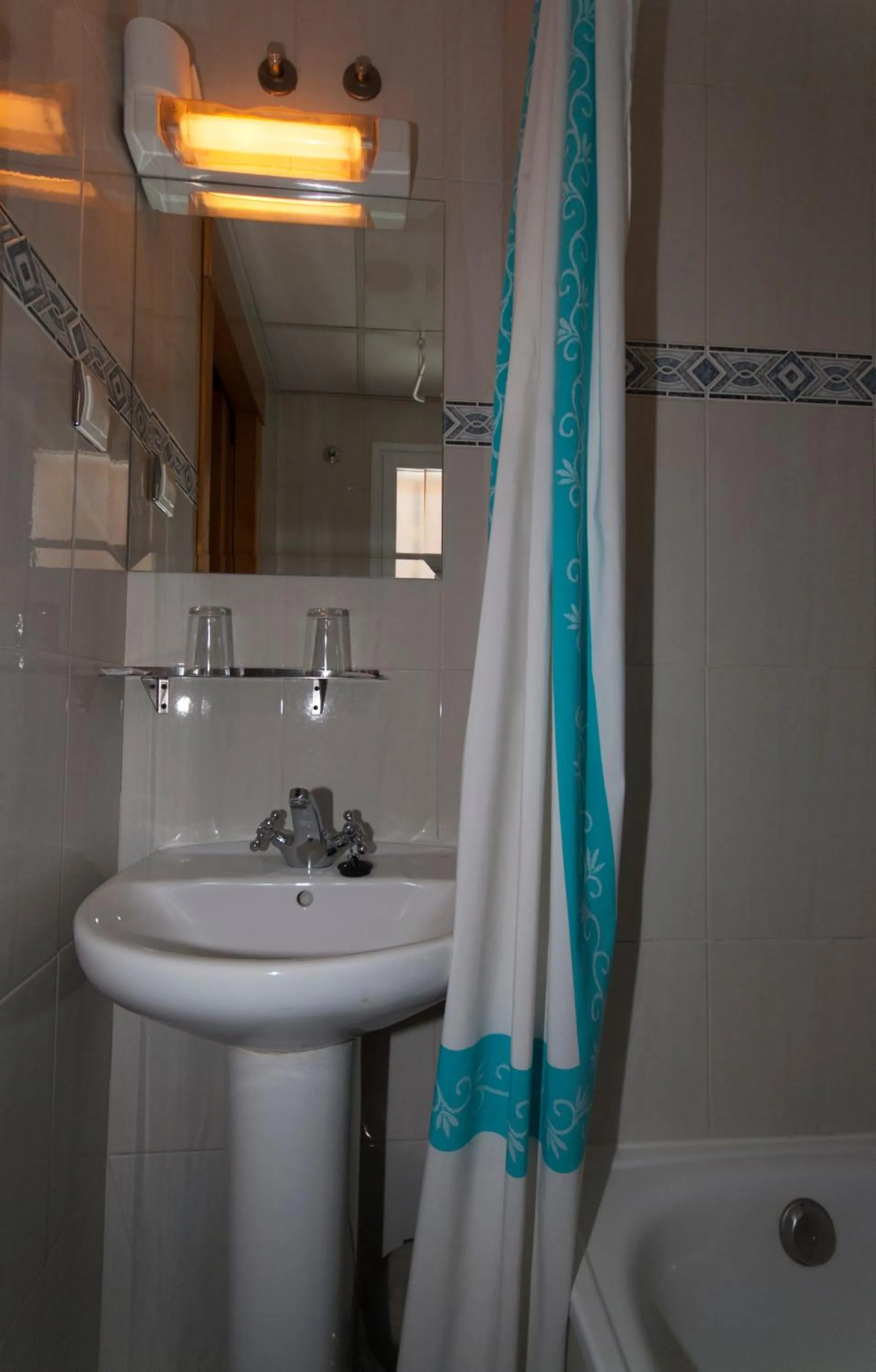Bathroom in Hostal Goyma II