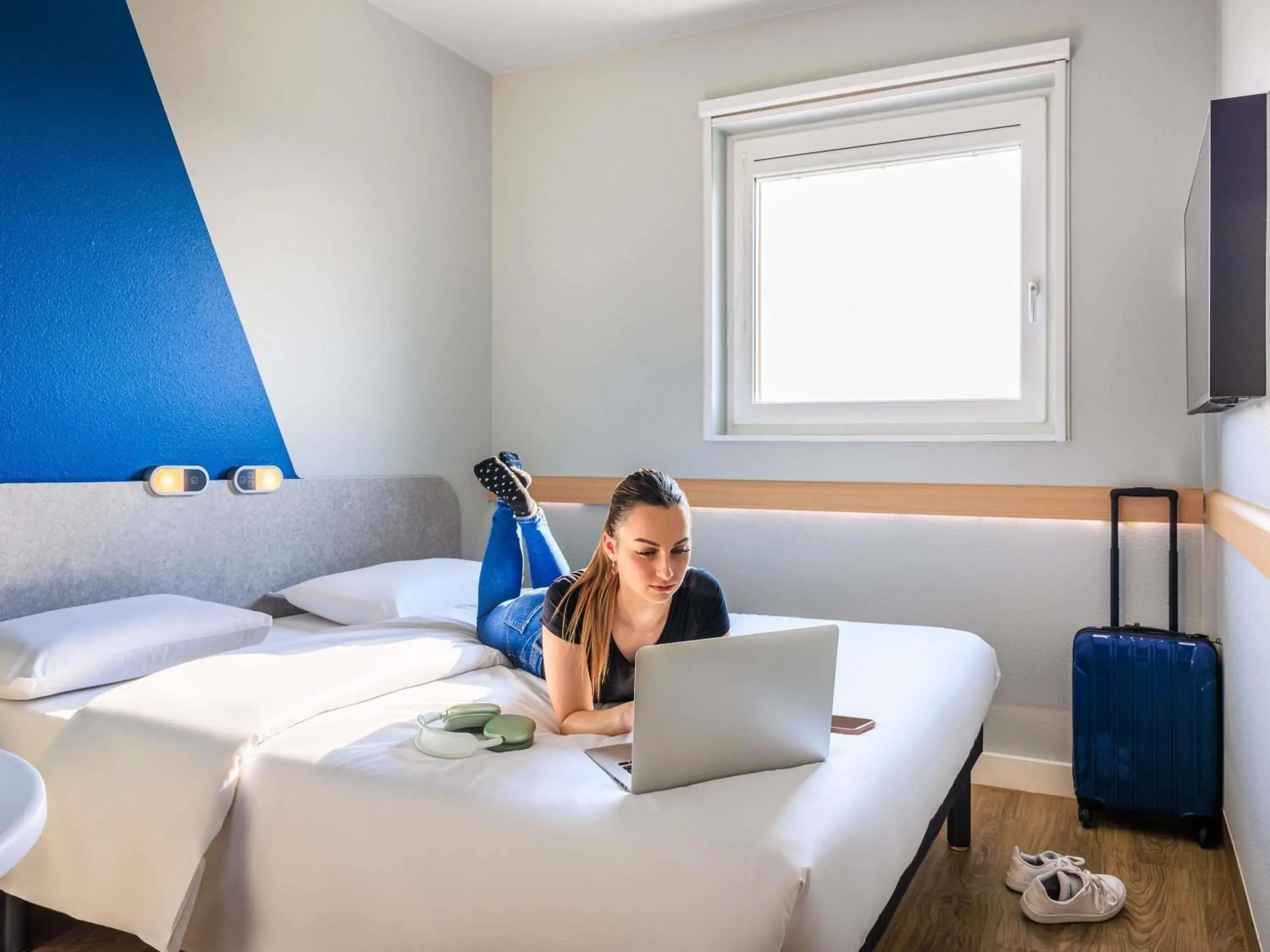 Bedroom, Bed in Ibis budget Lausanne-Bussigny Bedroom, Bed in Ibis budget Lausanne-Bussigny