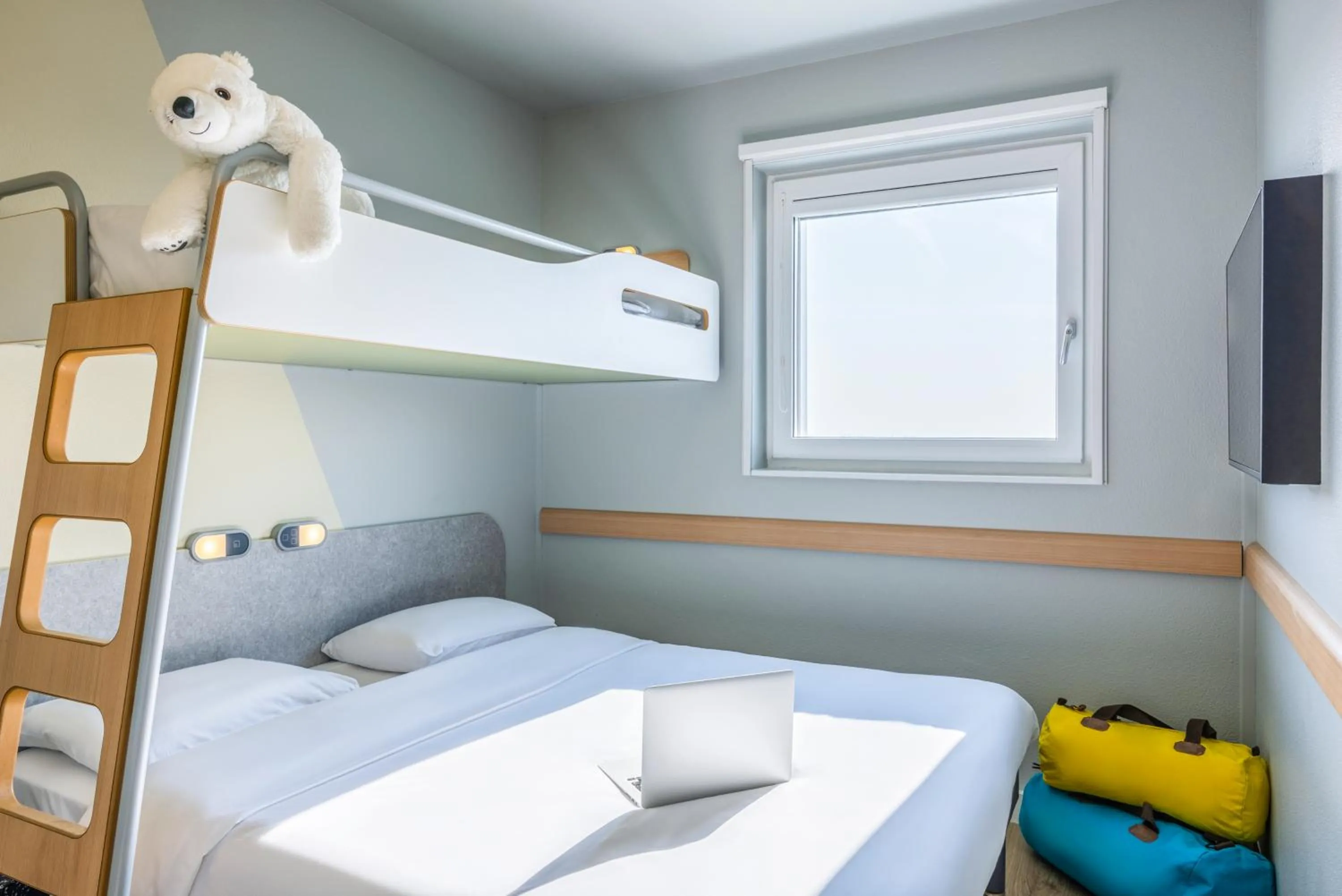 Bed in Ibis budget Lausanne-Bussigny