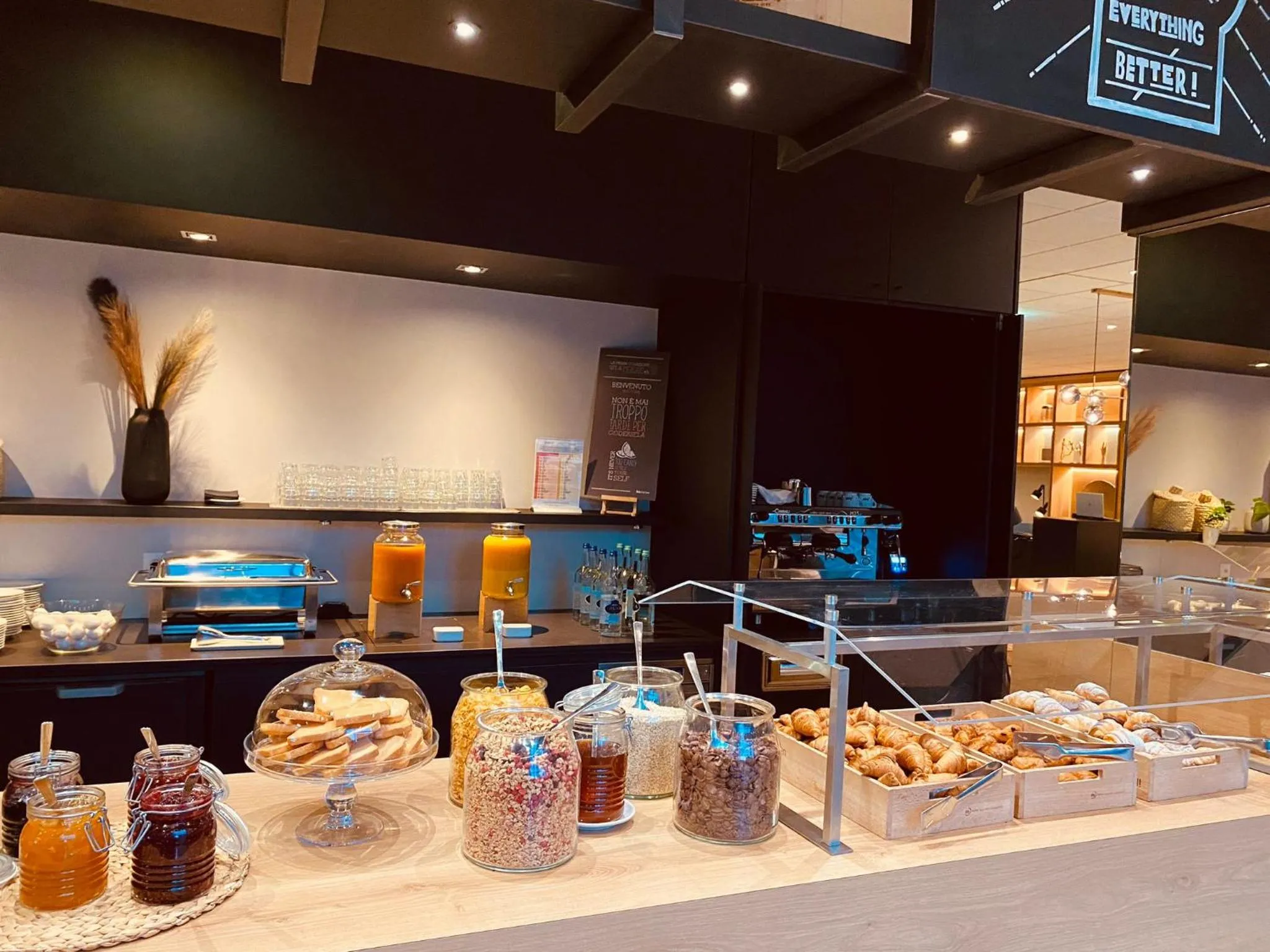 Breakfast in ibis budget Lugano Paradiso