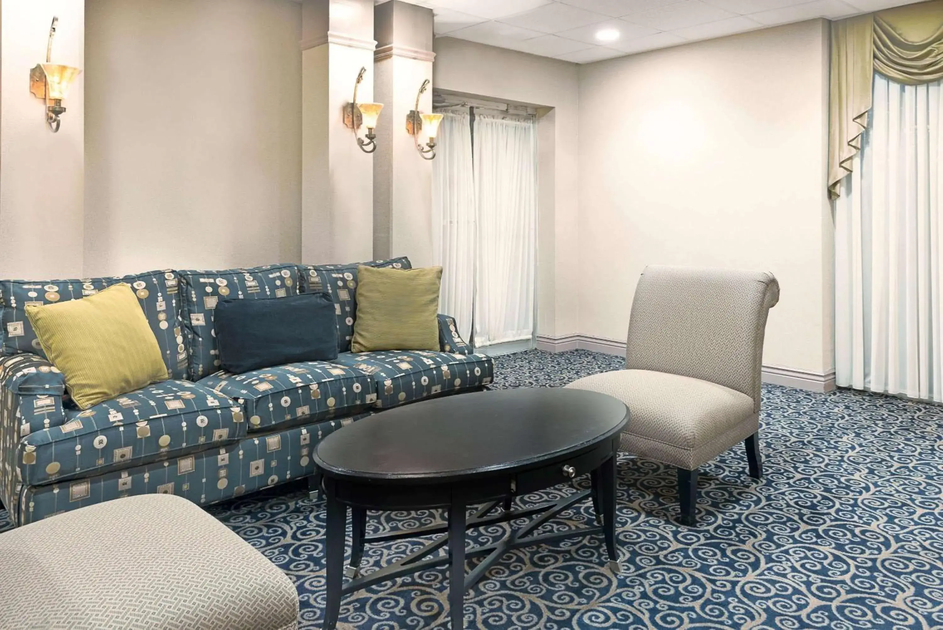 Lobby or reception in Howard Johnson by Wyndham Newburgh Lobby or reception in Howard Johnson by Wyndham Newburgh