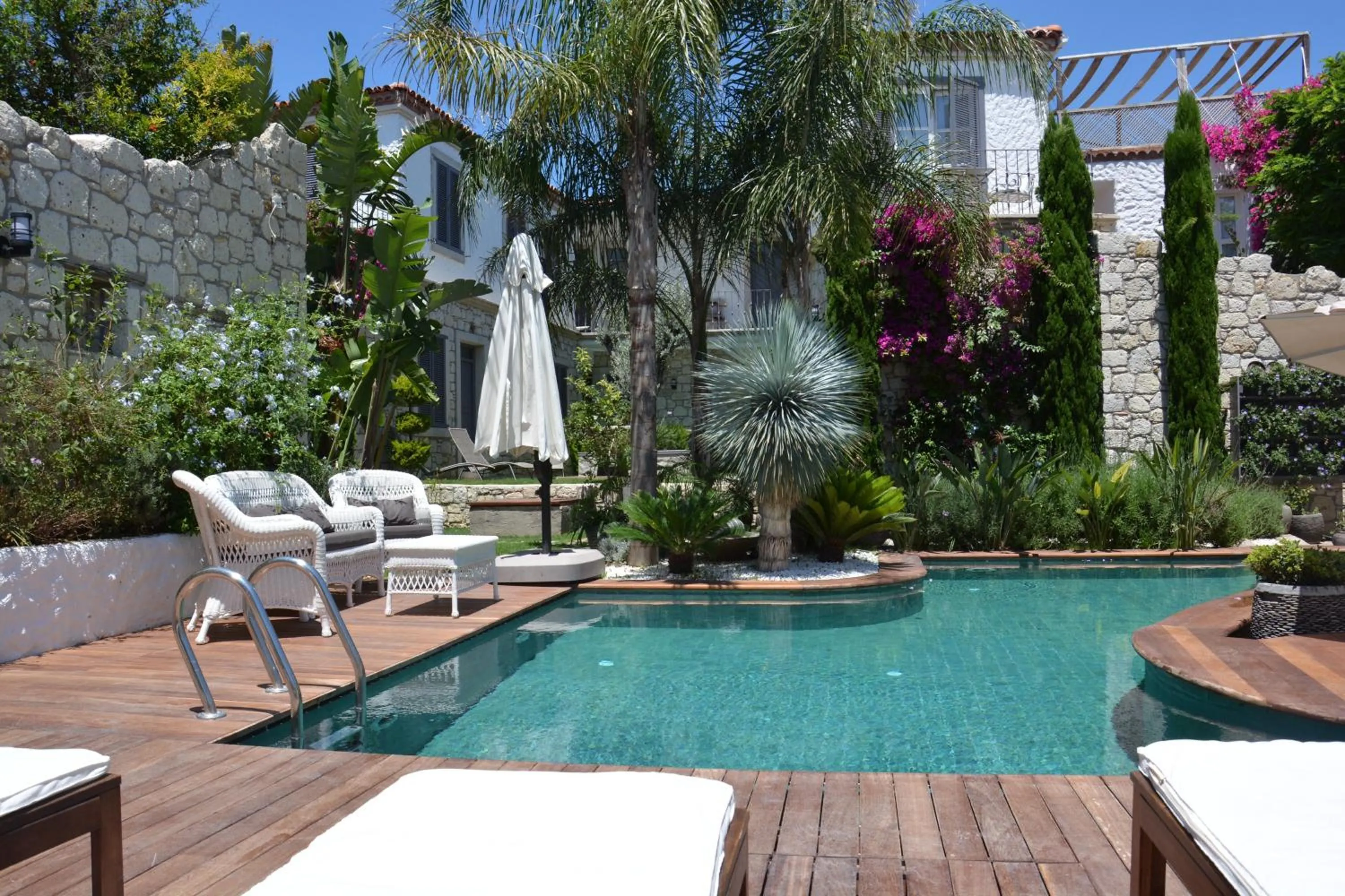 Pool view in Alaçatı Ala Hotel - Special Category