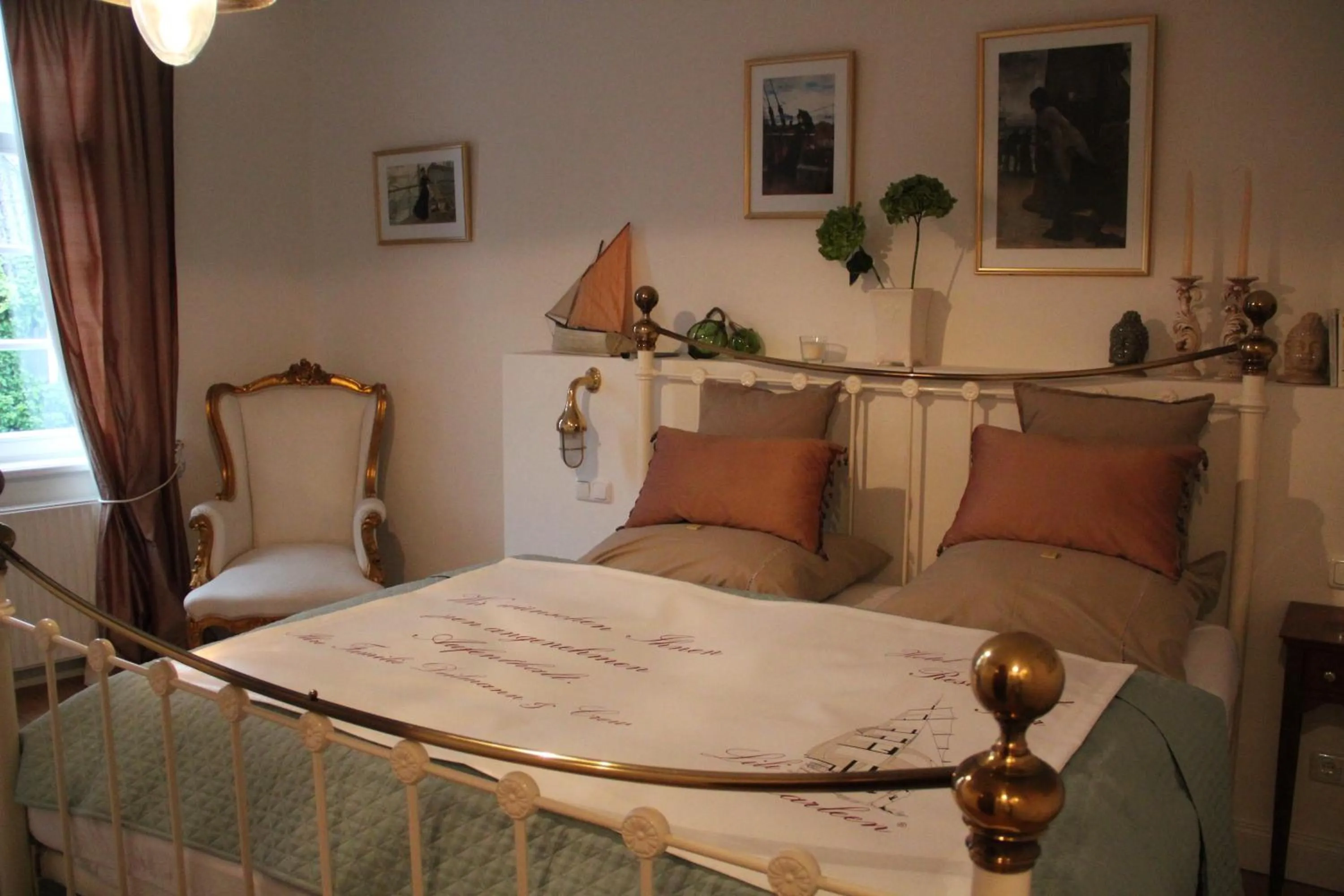 Bed in Hotel Lili Marleen