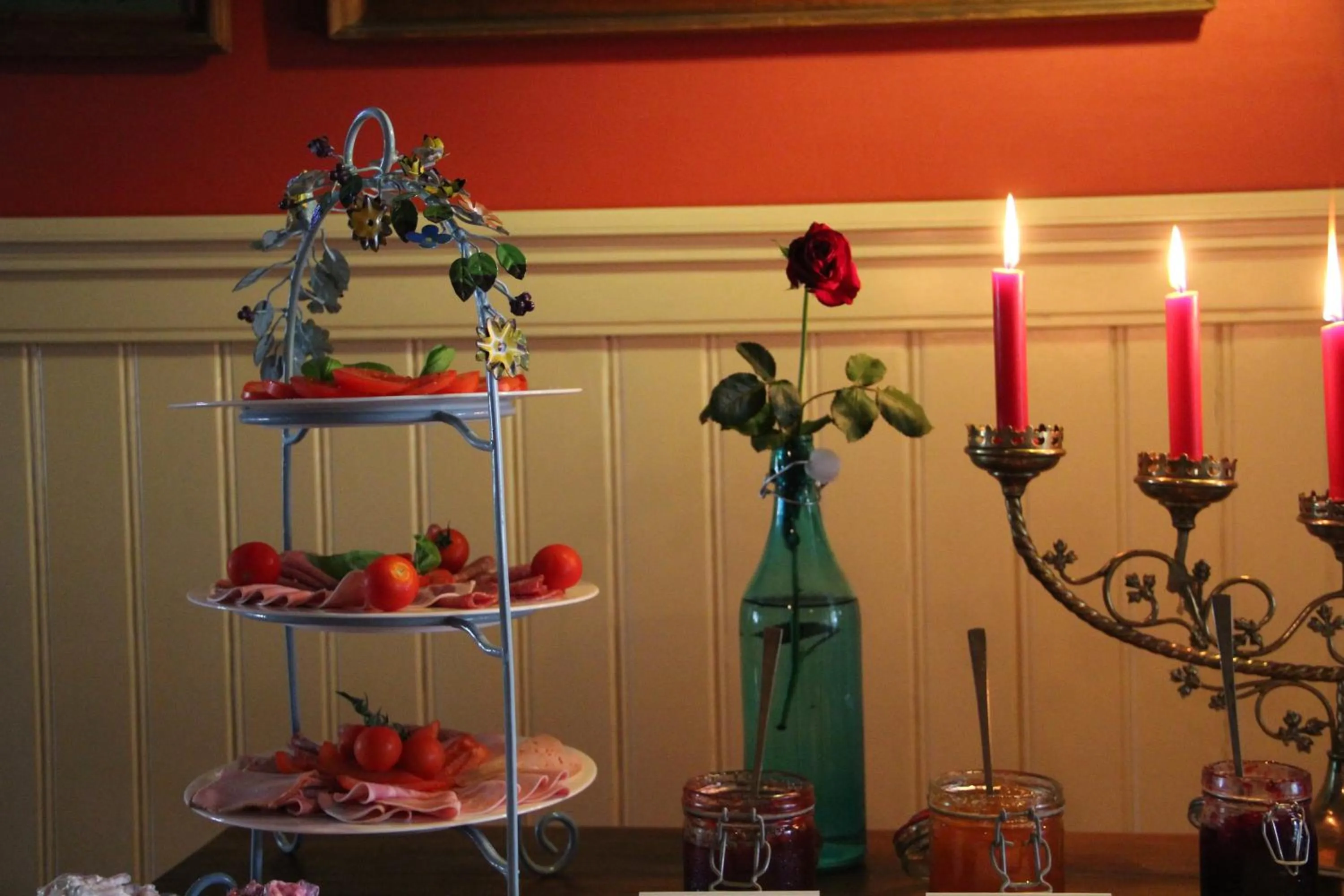 Restaurant/places to eat in Hotel Lili Marleen