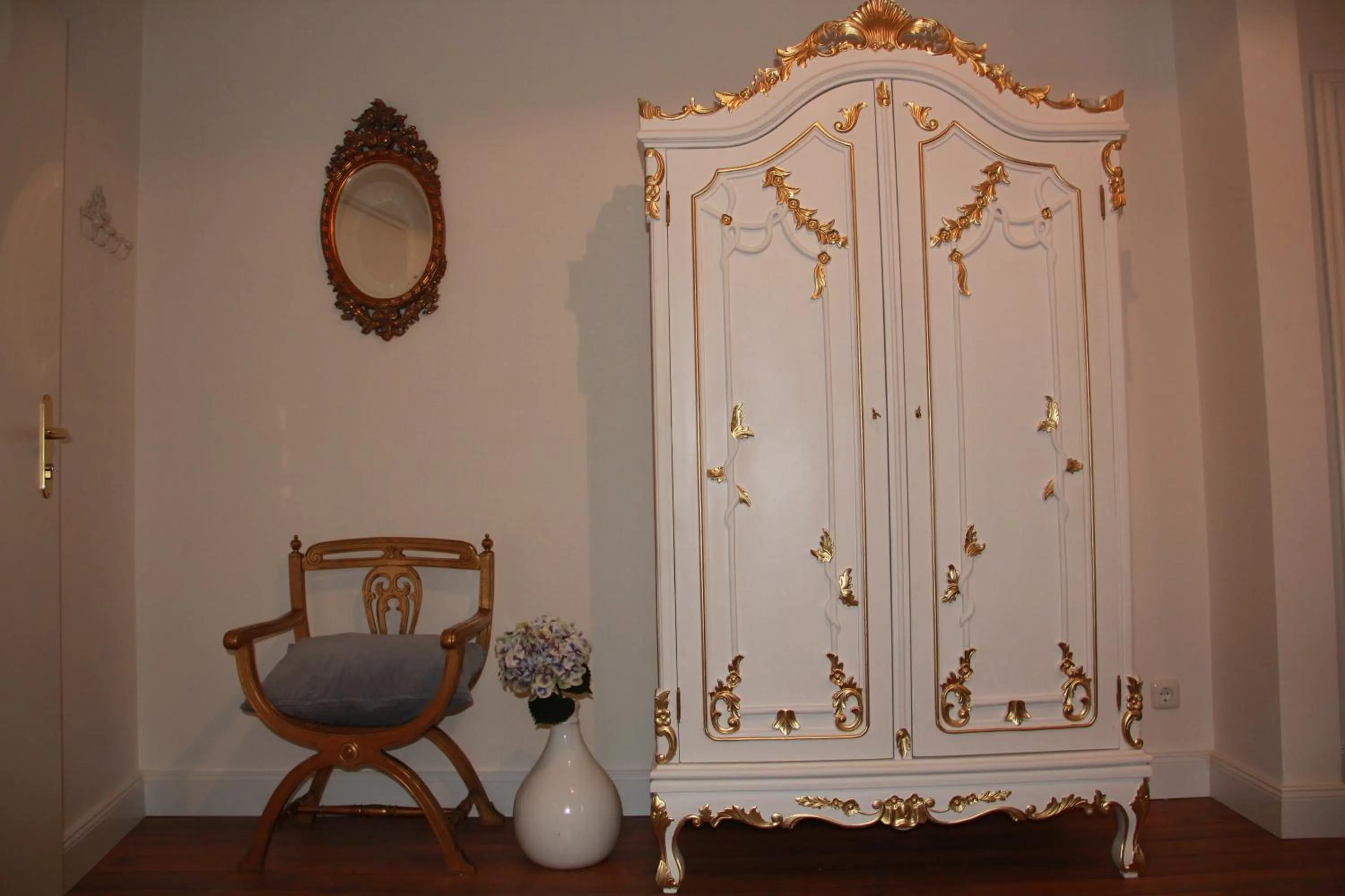 Decorative detail in Hotel Lili Marleen