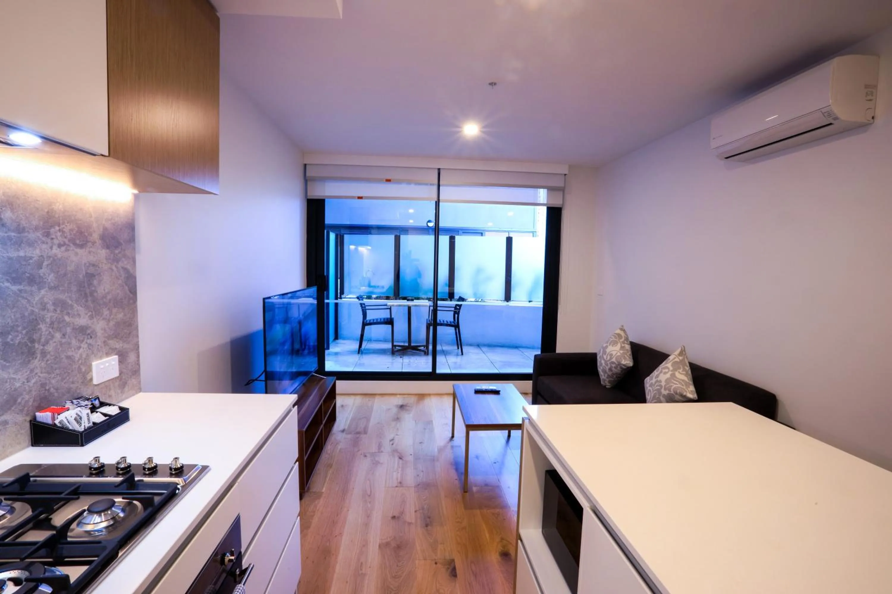 Kitchen or kitchenette in Flagstaff Green Apartments