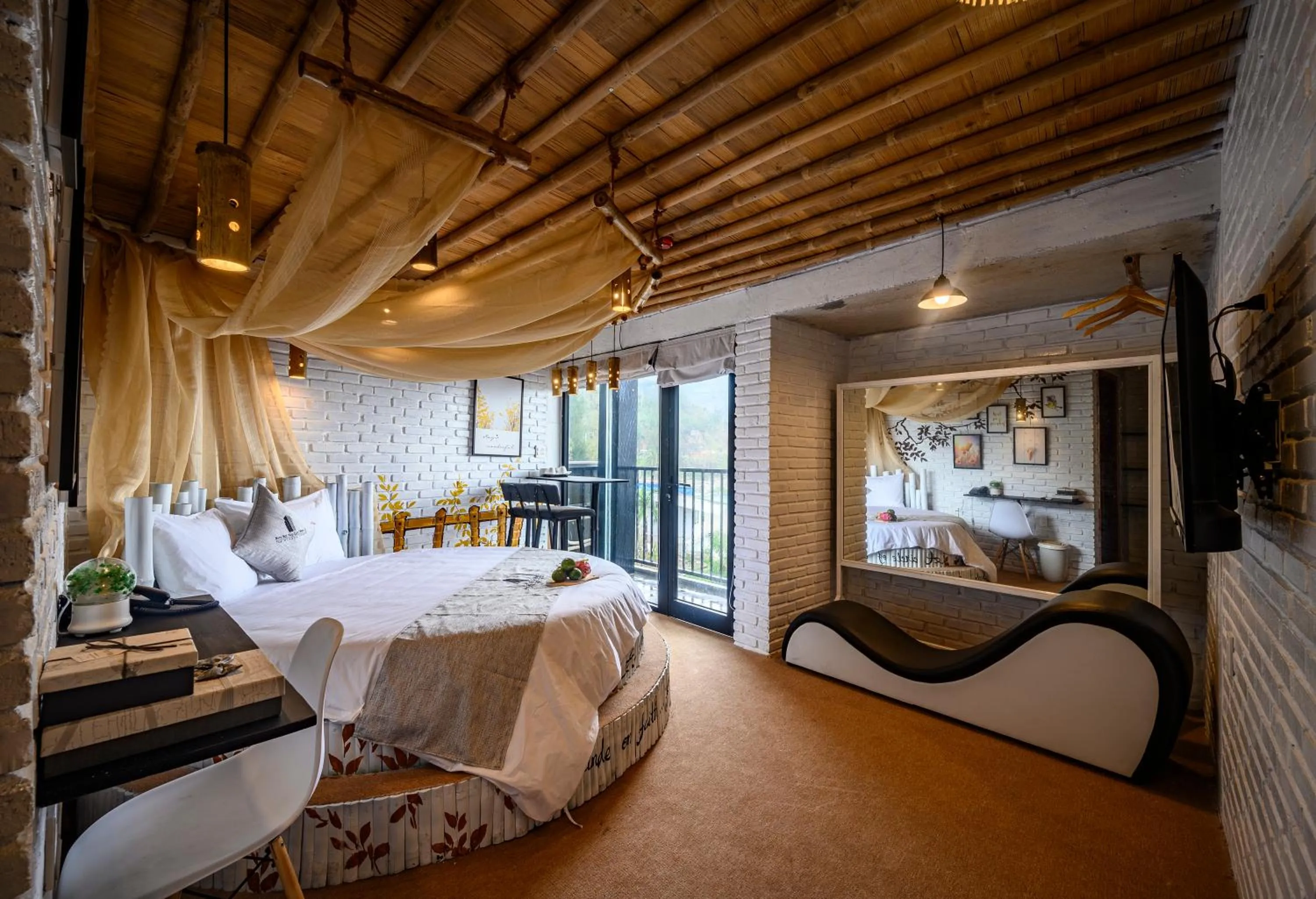 Bed in Mira Bãi Xếp Quy Nhơn - The Hidden Jewel