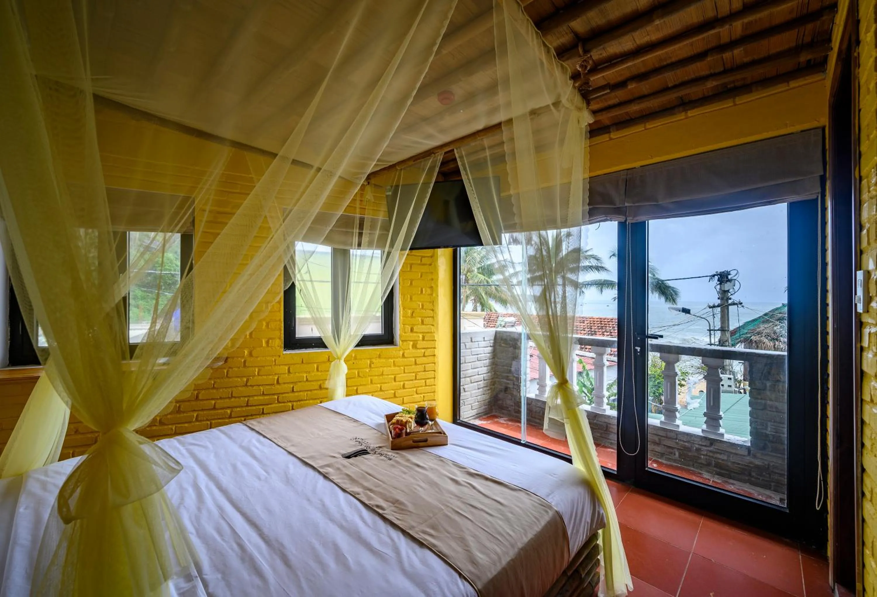 Bed in Mira Bãi Xếp Quy Nhơn - The Hidden Jewel