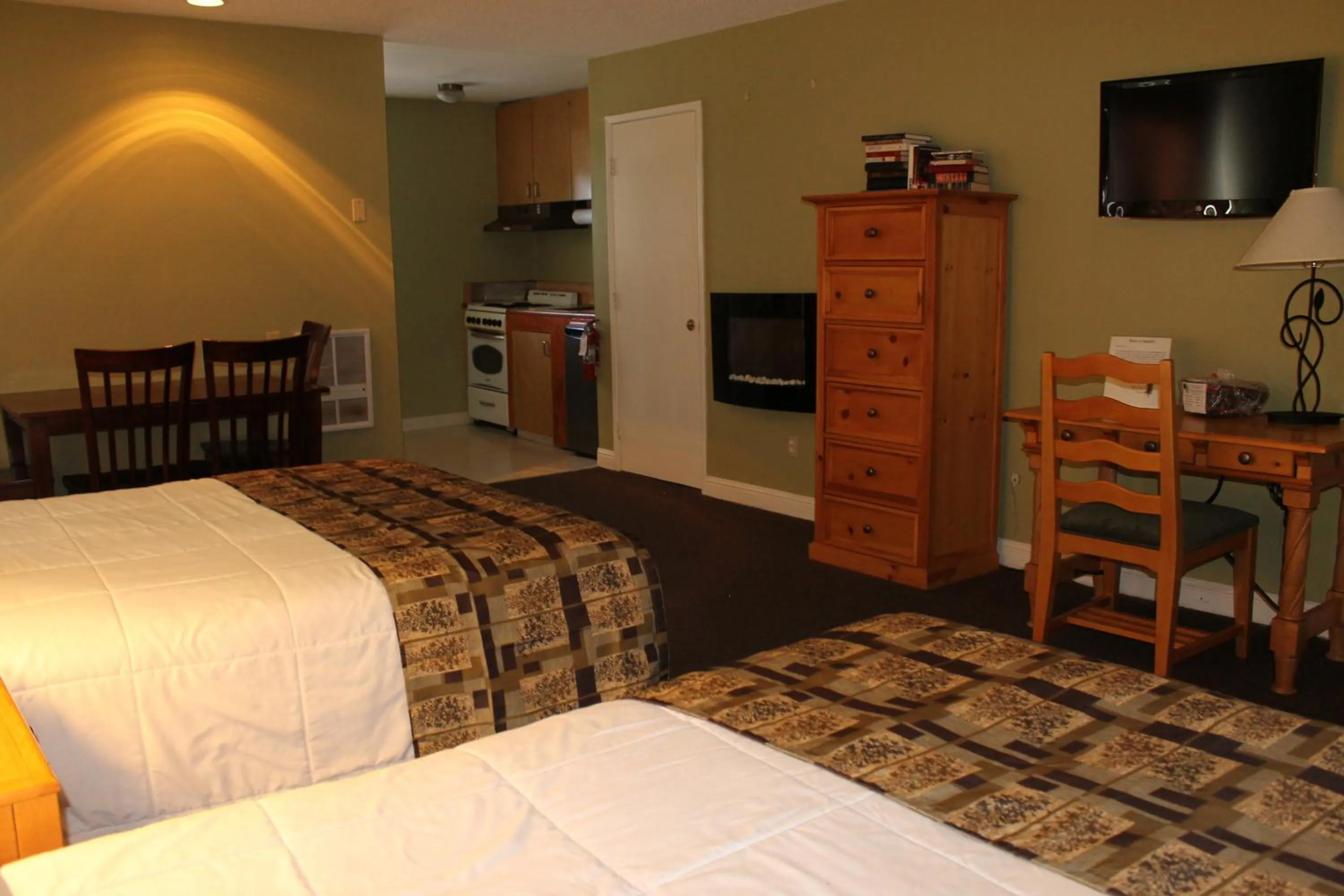 Bed in Big Pines Mountain House