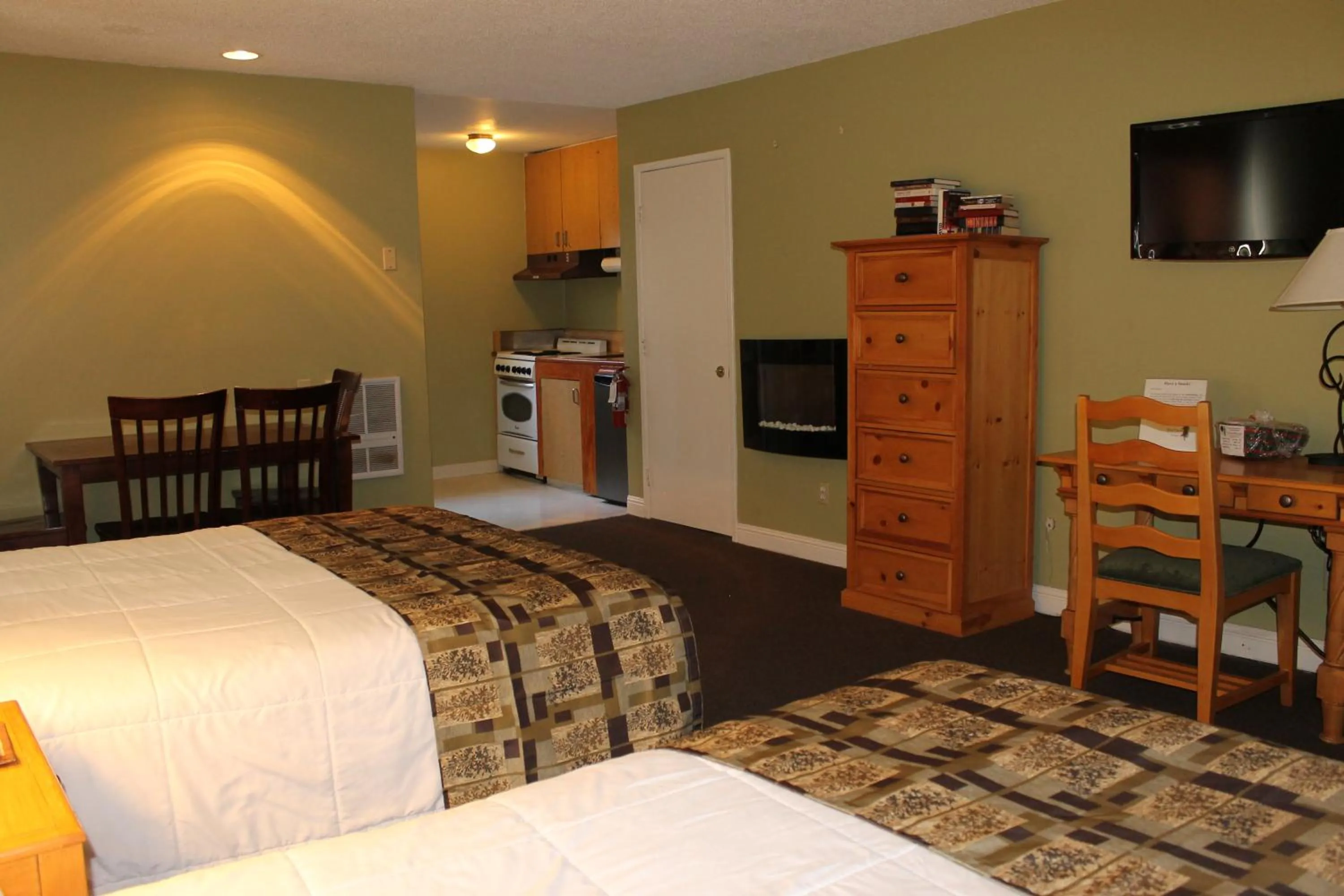 Bed in Big Pines Mountain House