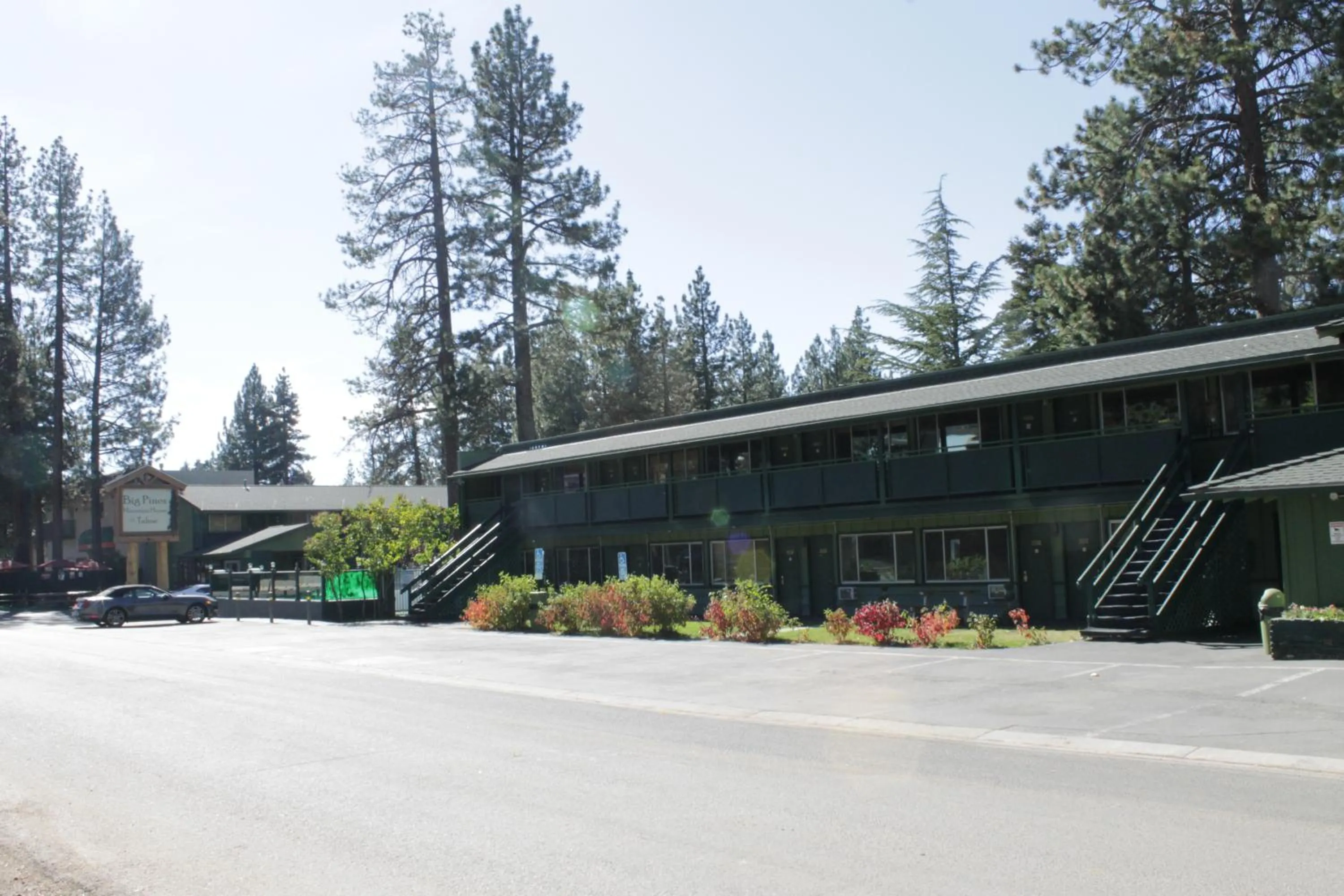 Property building in Big Pines Mountain House