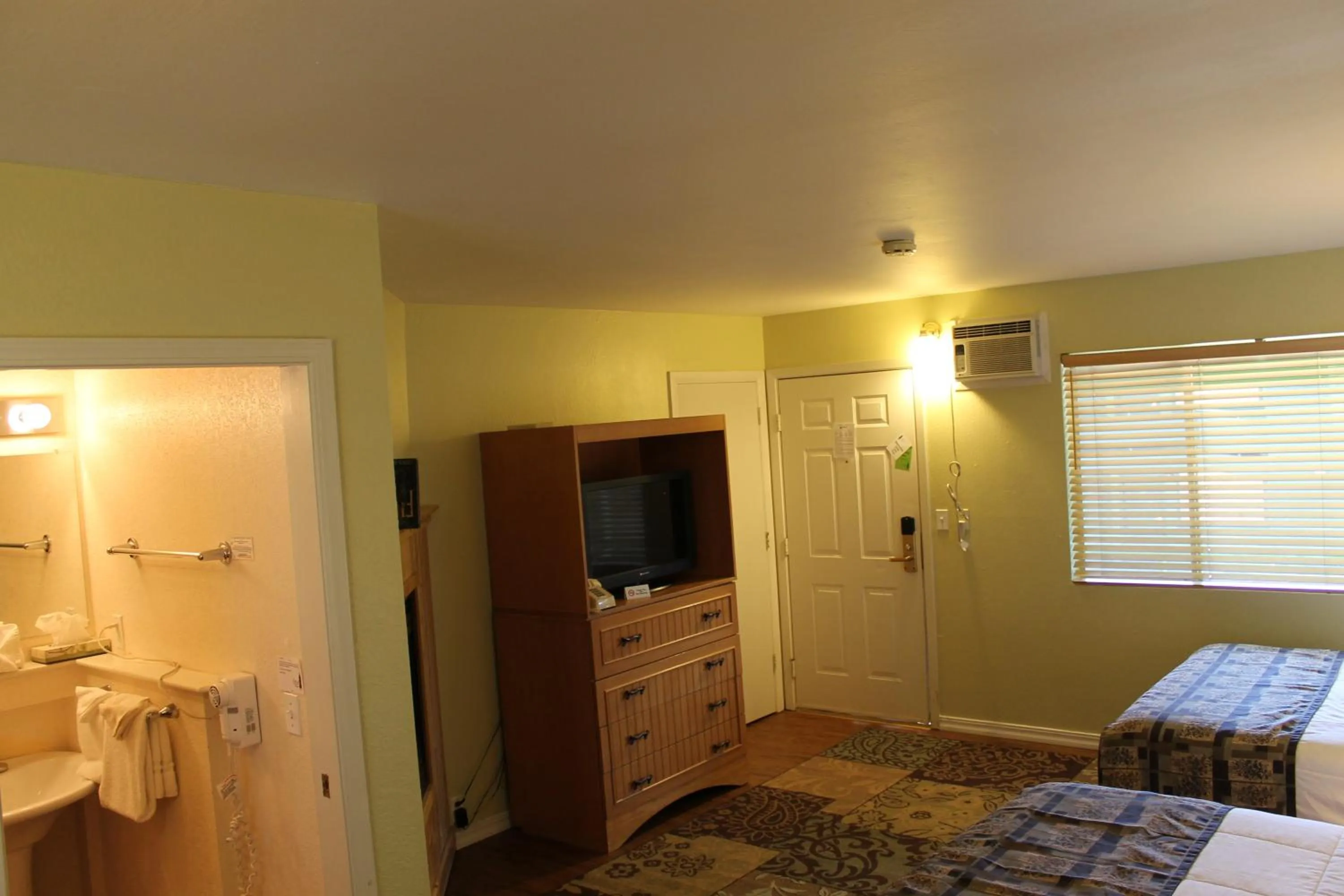 TV and multimedia, Bed in Big Pines Mountain House