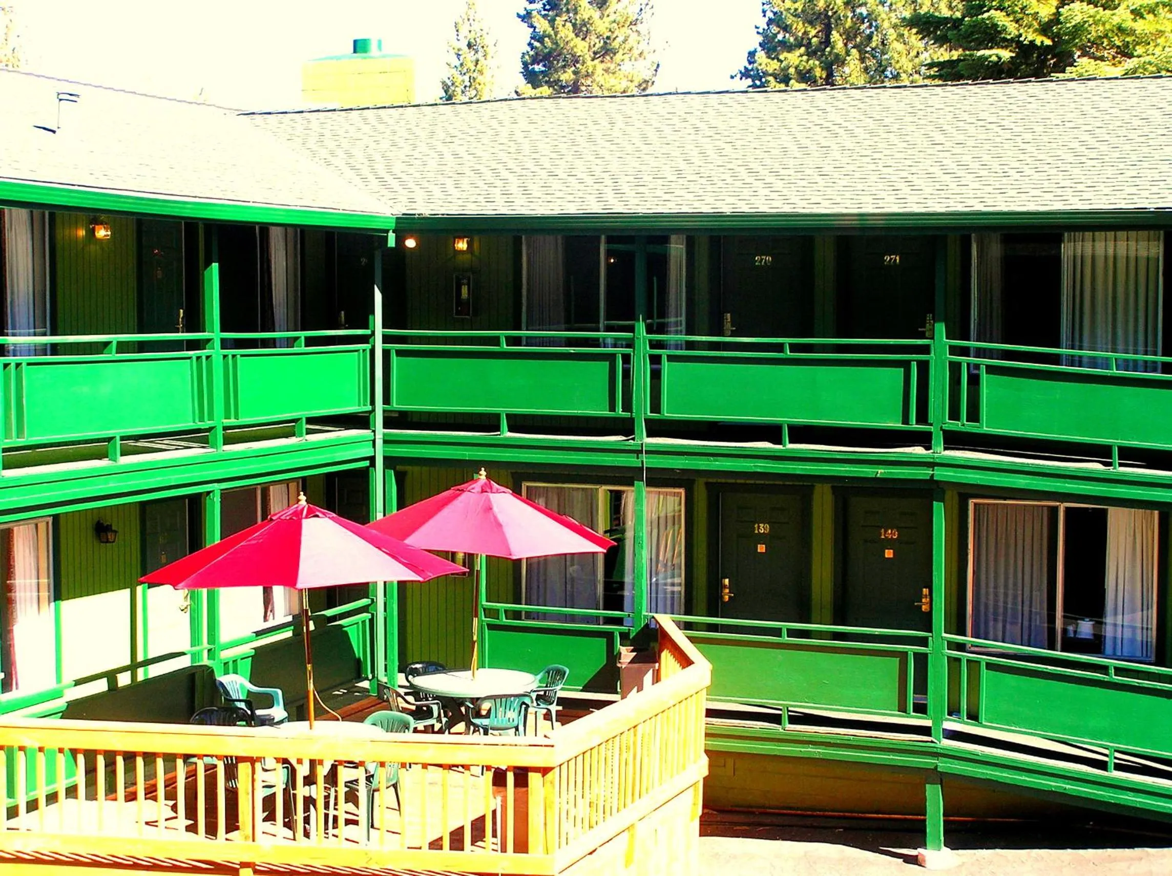 Facade/entrance in Big Pines Mountain House
