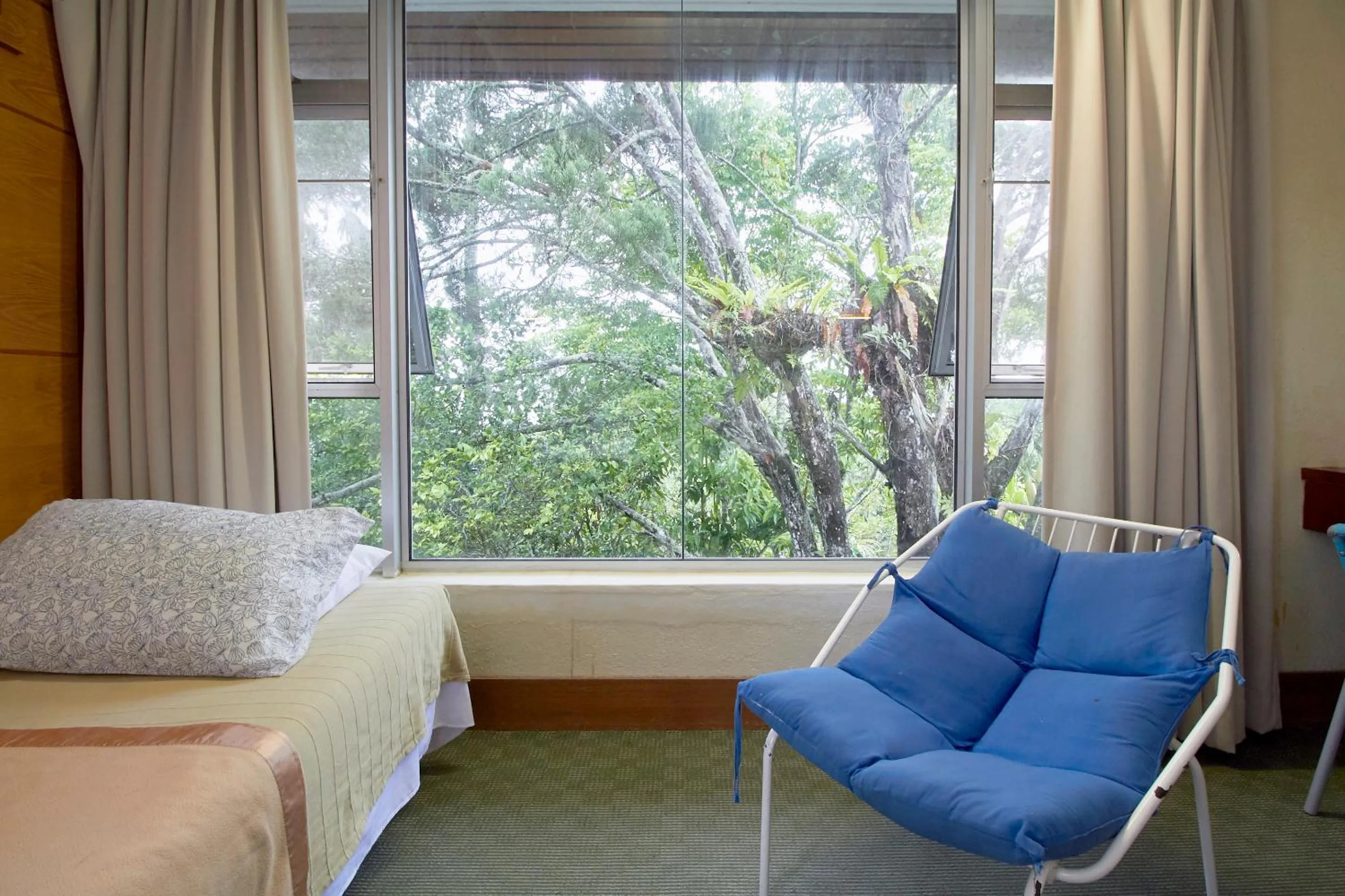 Living room in Bellevue The Penang Hill Hotel, Bukit Bendera