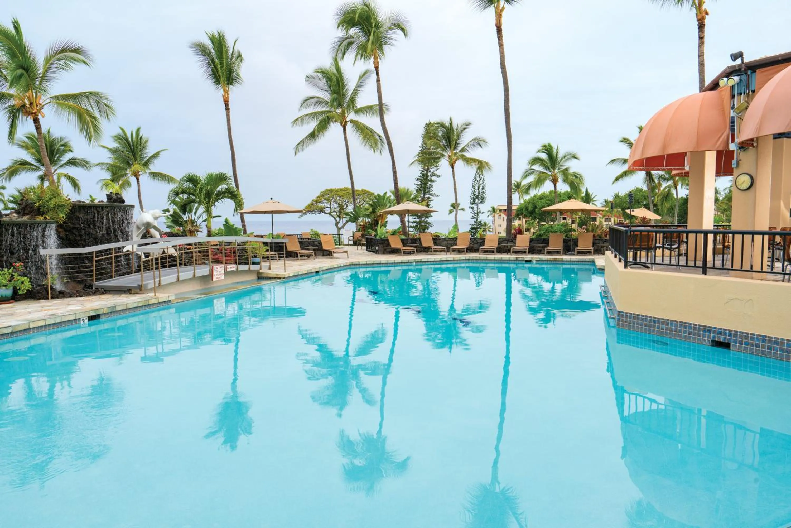 Swimming pool in Kona Coast Resort