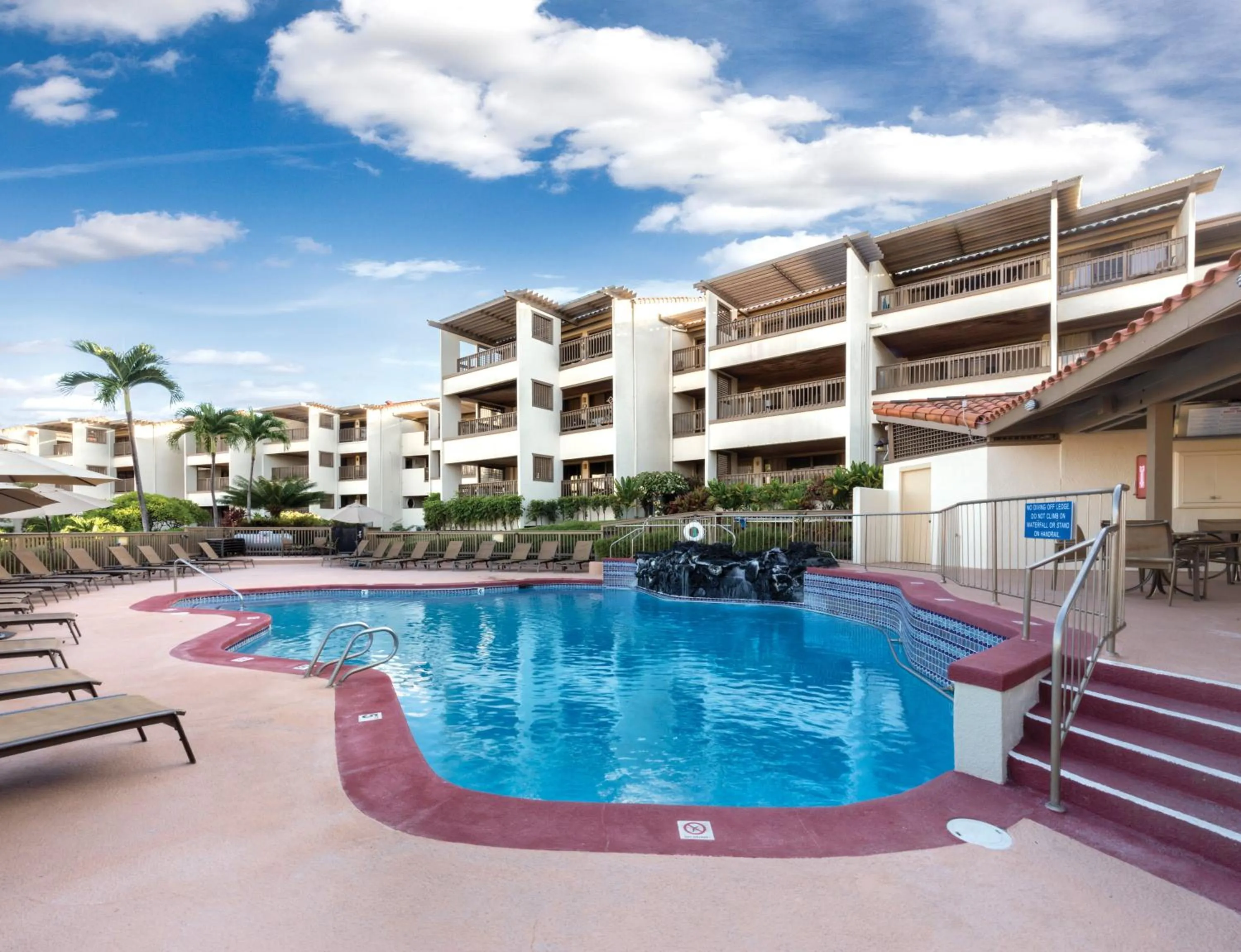 Swimming pool in Kona Coast Resort