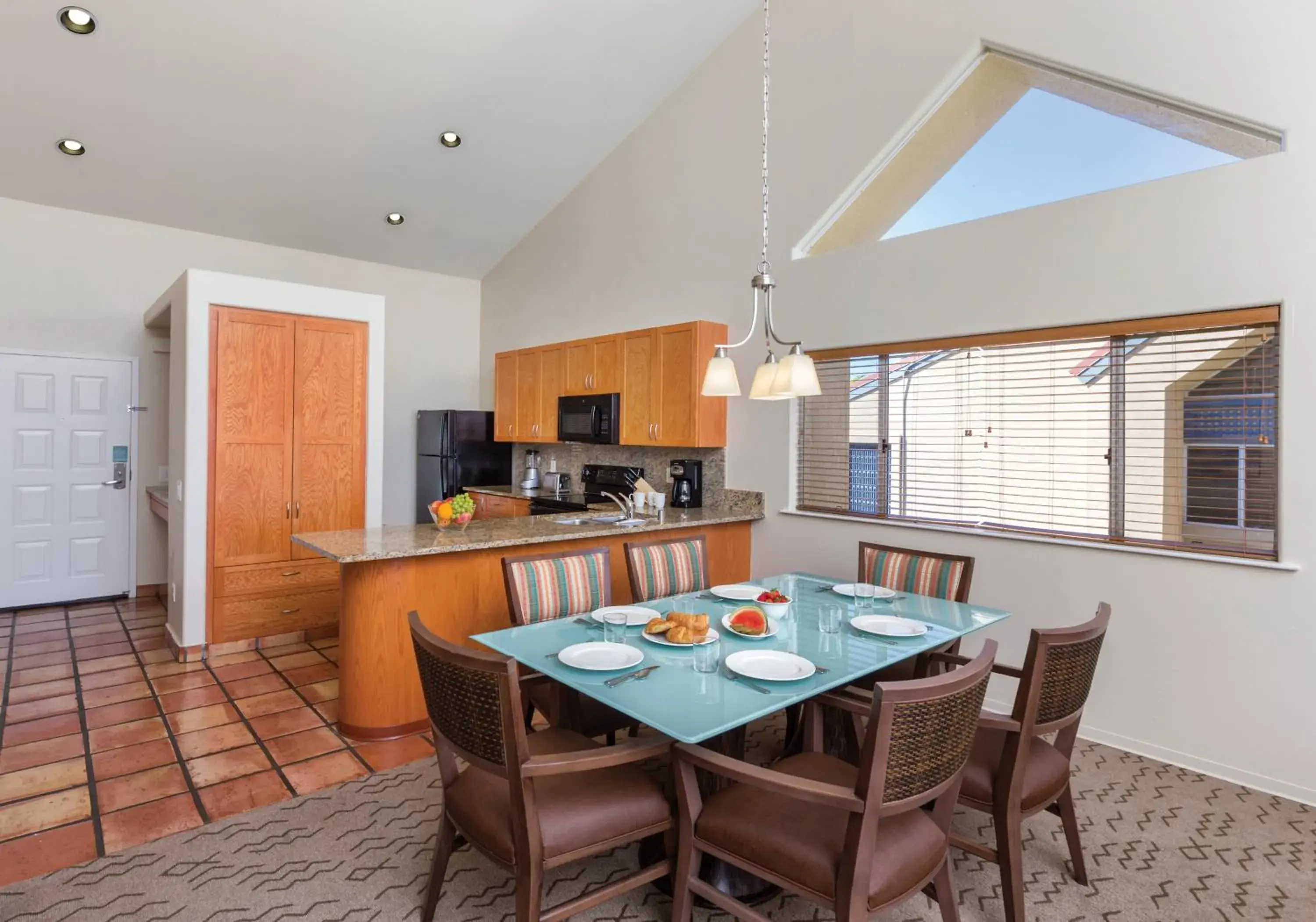 Food and drinks in Kona Coast Resort Food and drinks in Kona Coast Resort