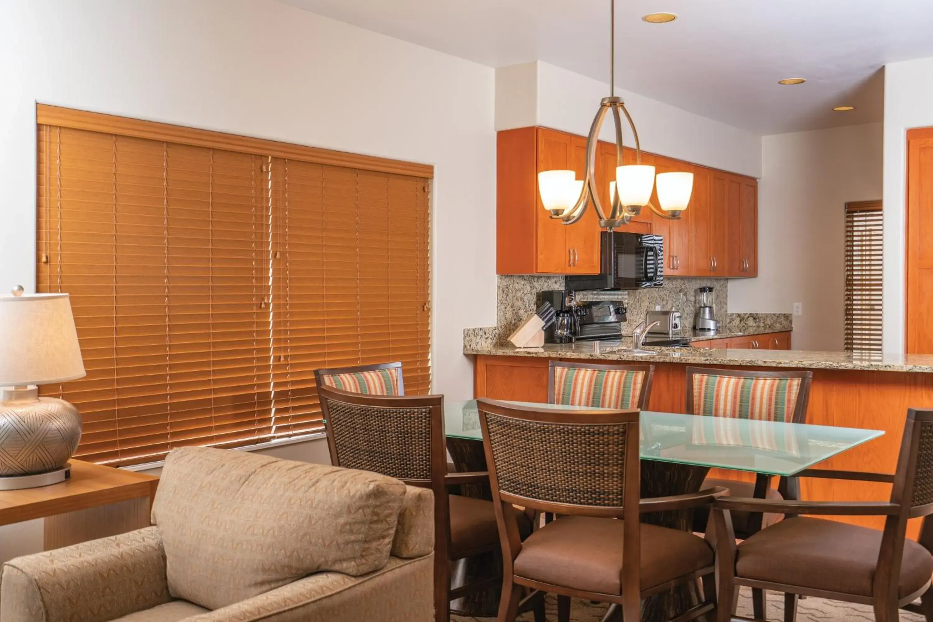 Food and drinks in Kona Coast Resort Food and drinks in Kona Coast Resort