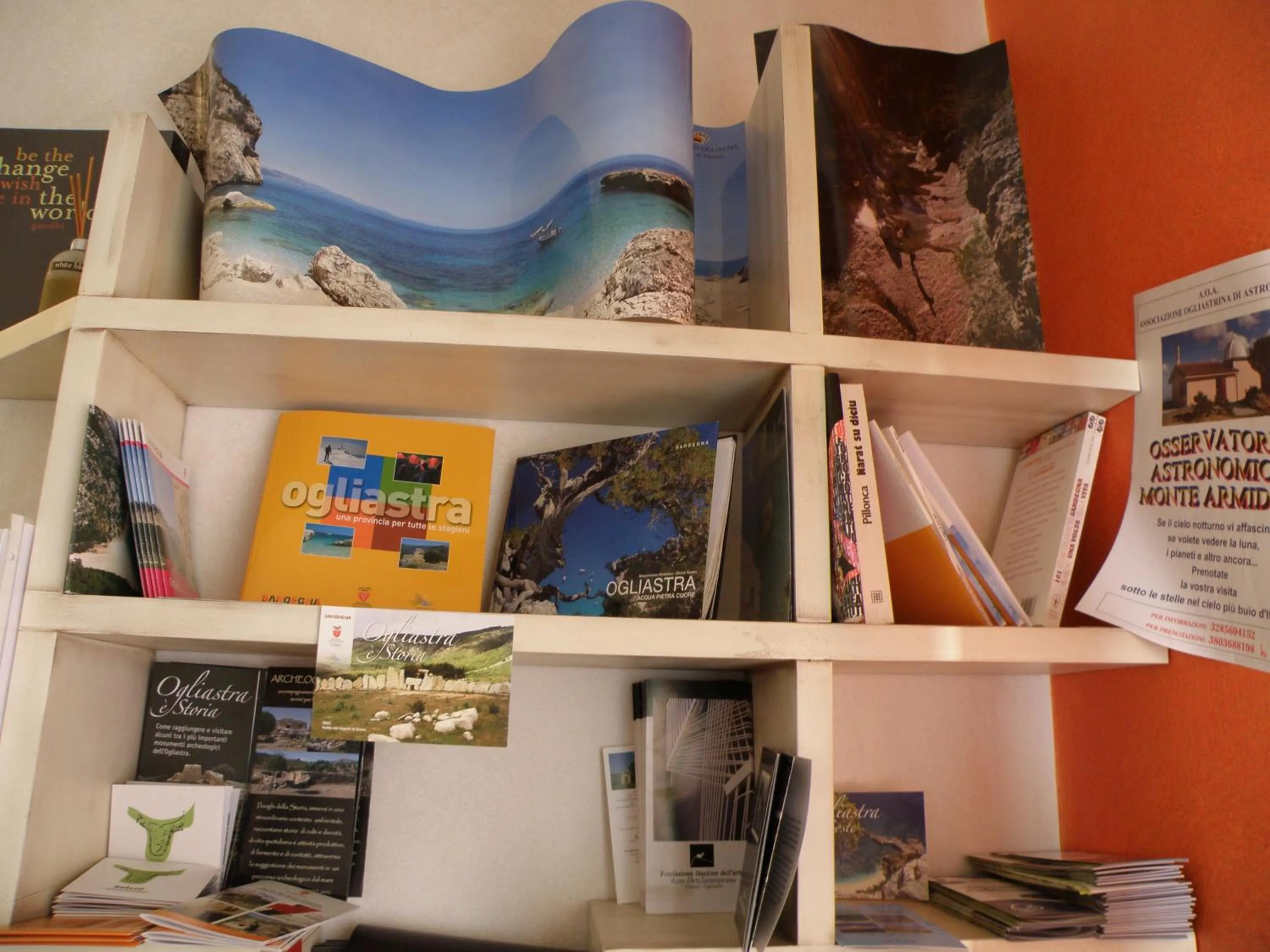 Library in Le Stanze di Patika
