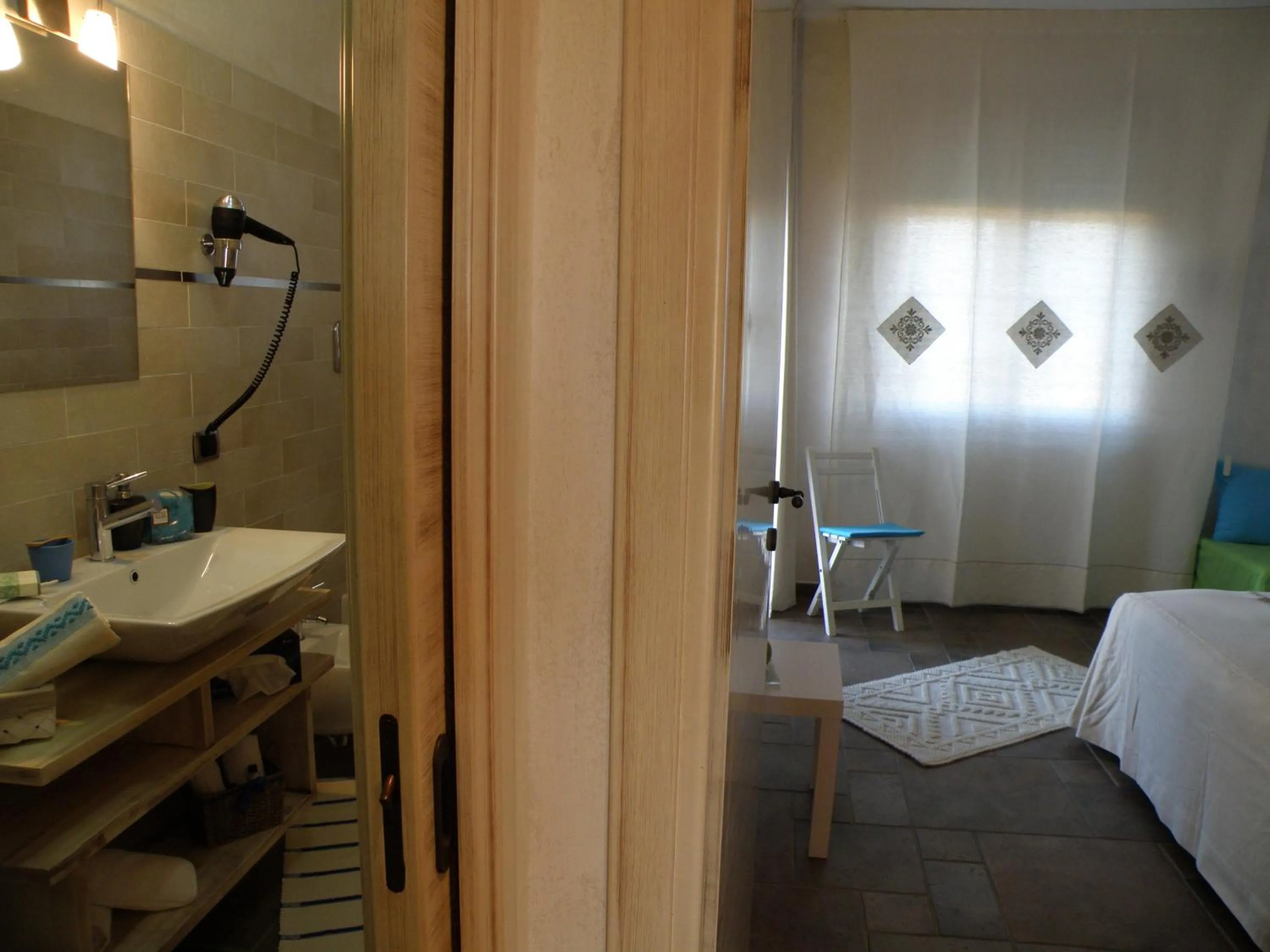 Bathroom, Bed in Le Stanze di Patika