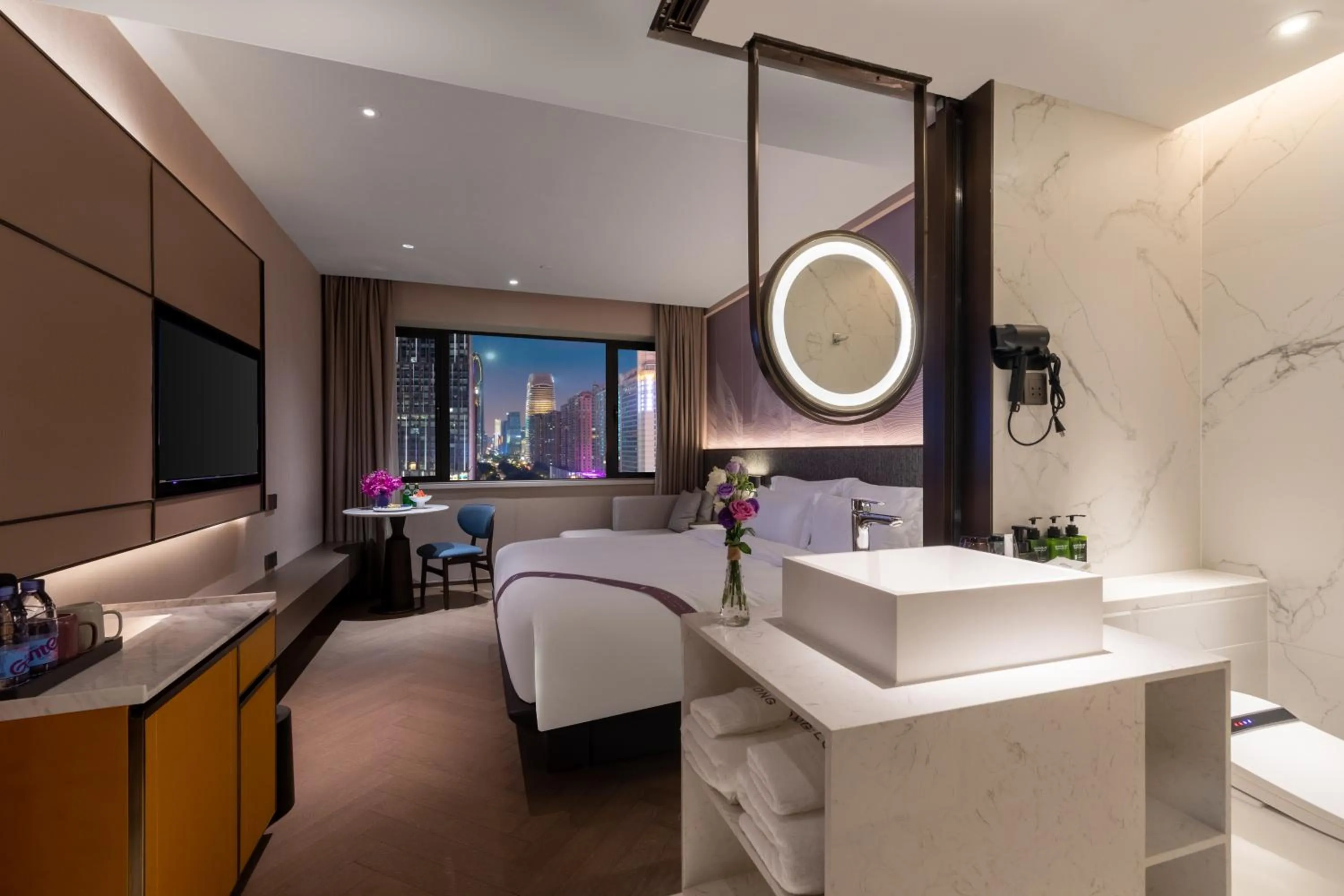 Night, Bed in Amber East Hotel