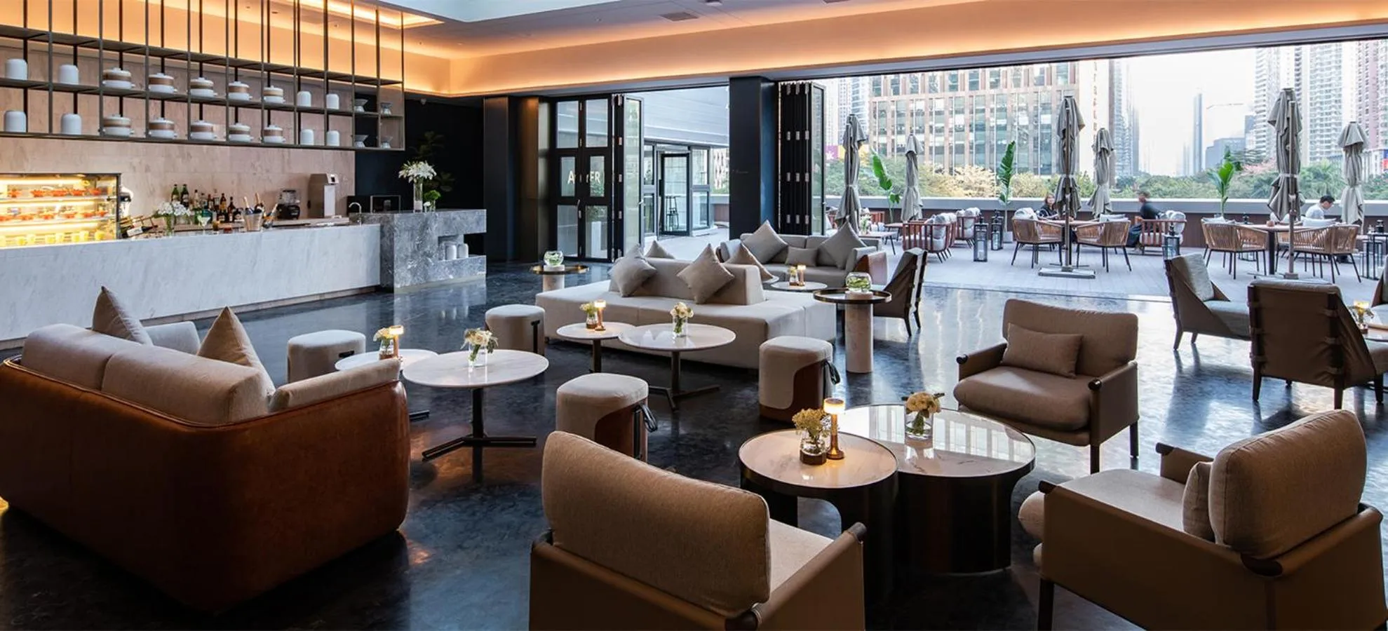 Restaurant/places to eat, Lounge/Bar in Amber East Hotel