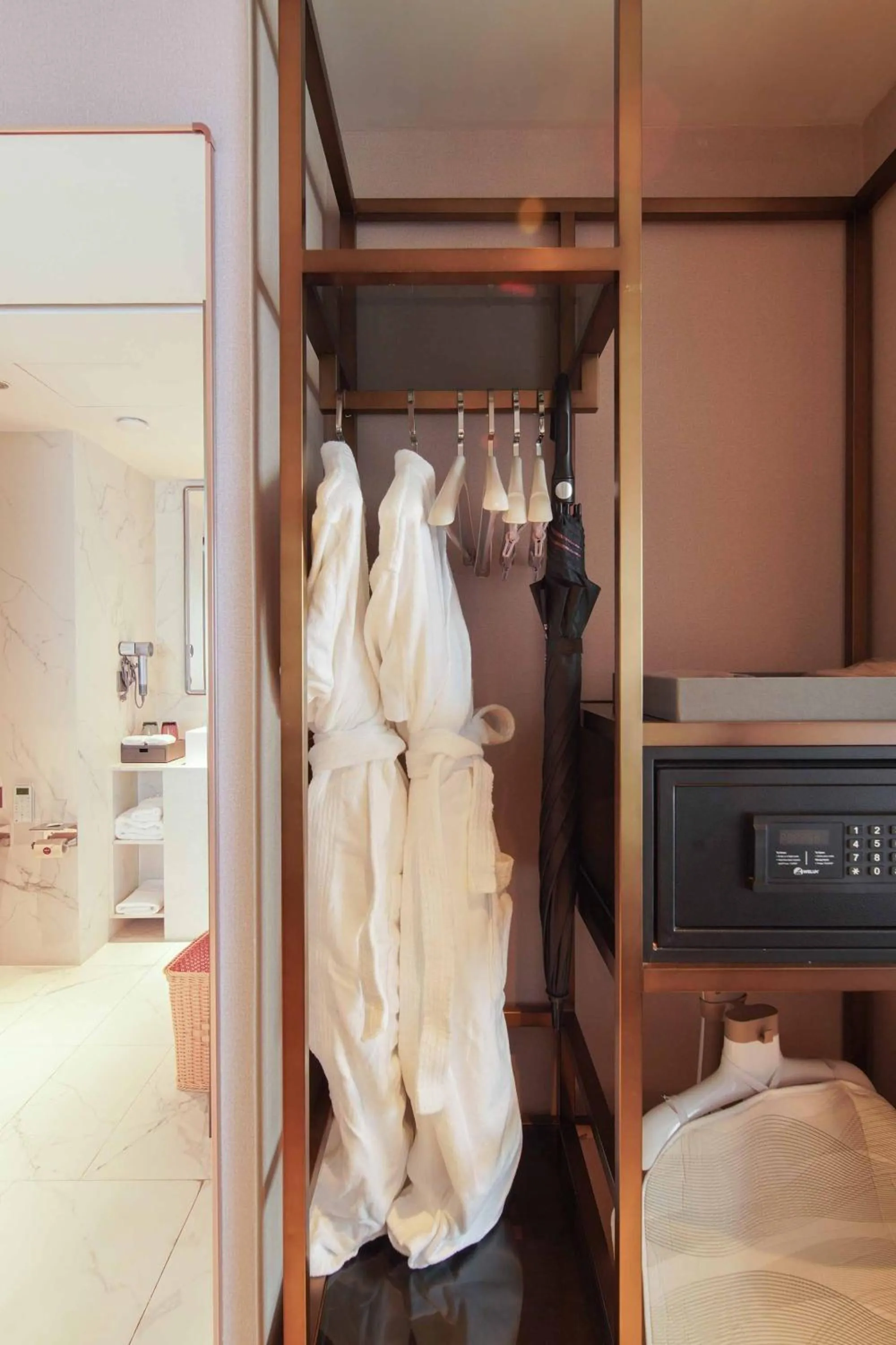 wardrobe, Bed in Imperial Traders Elong Hotel