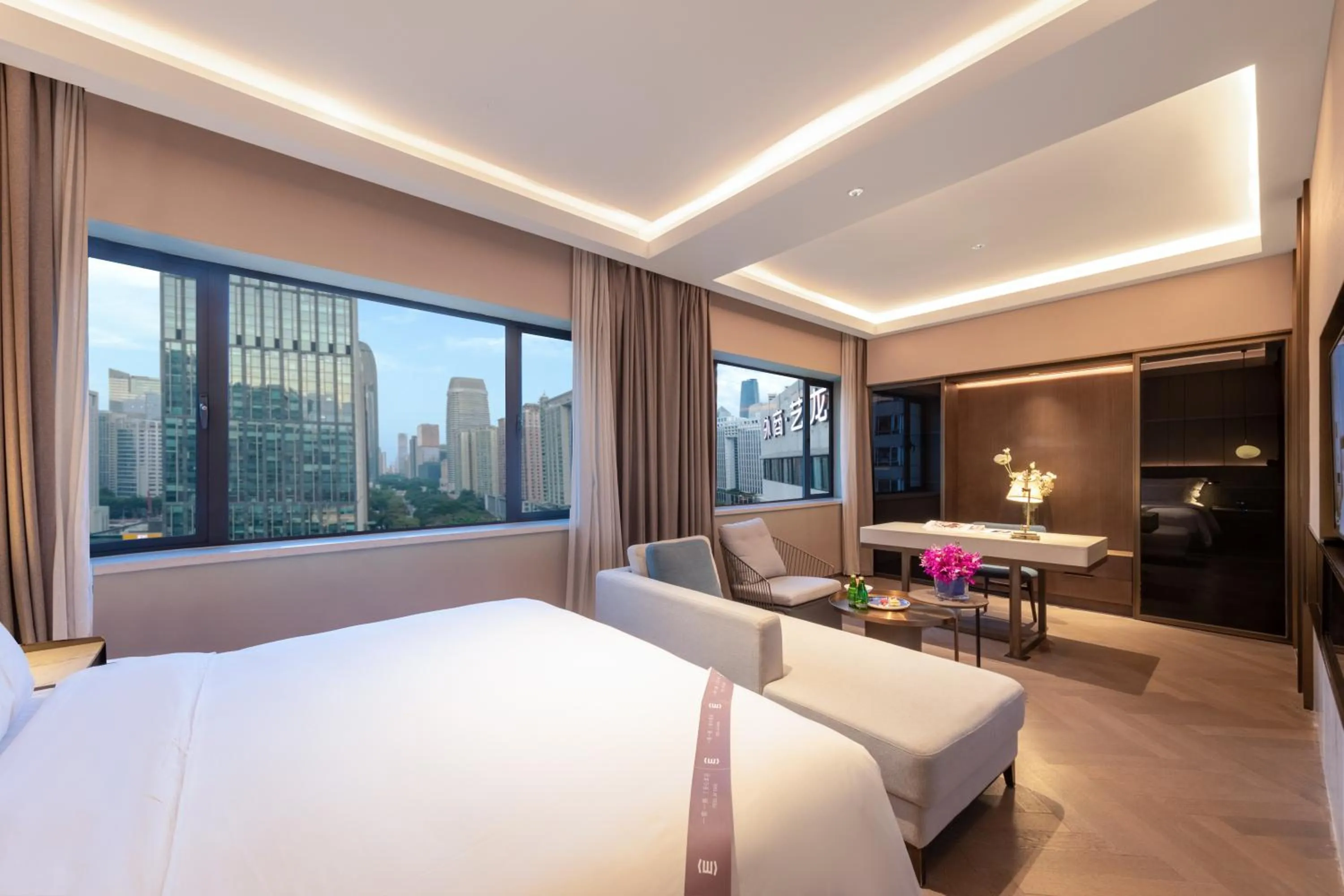 Photo of the whole room, Bed in Amber East Hotel