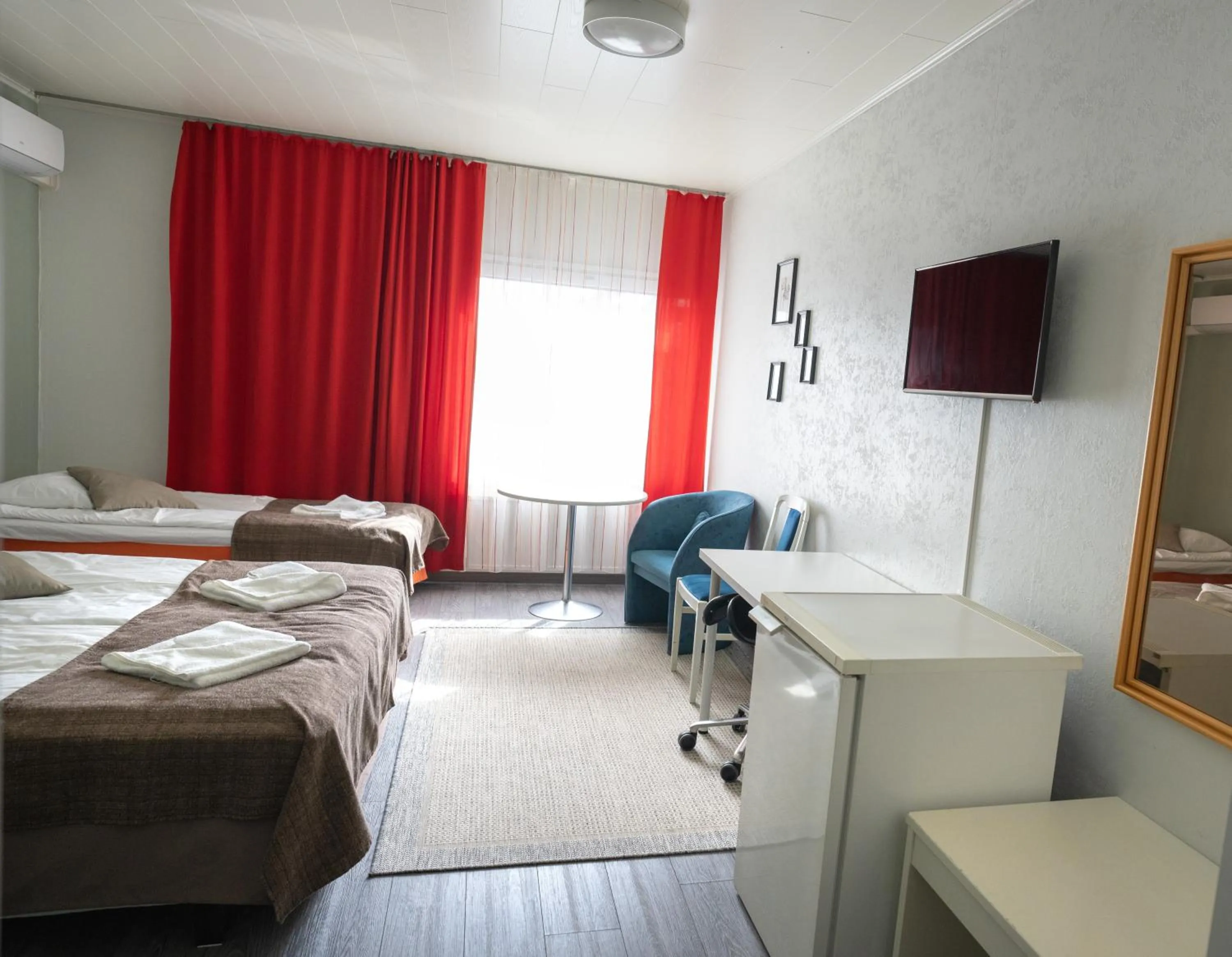 Bedroom, TV/Entertainment Center in Herttua Hotel and Spa