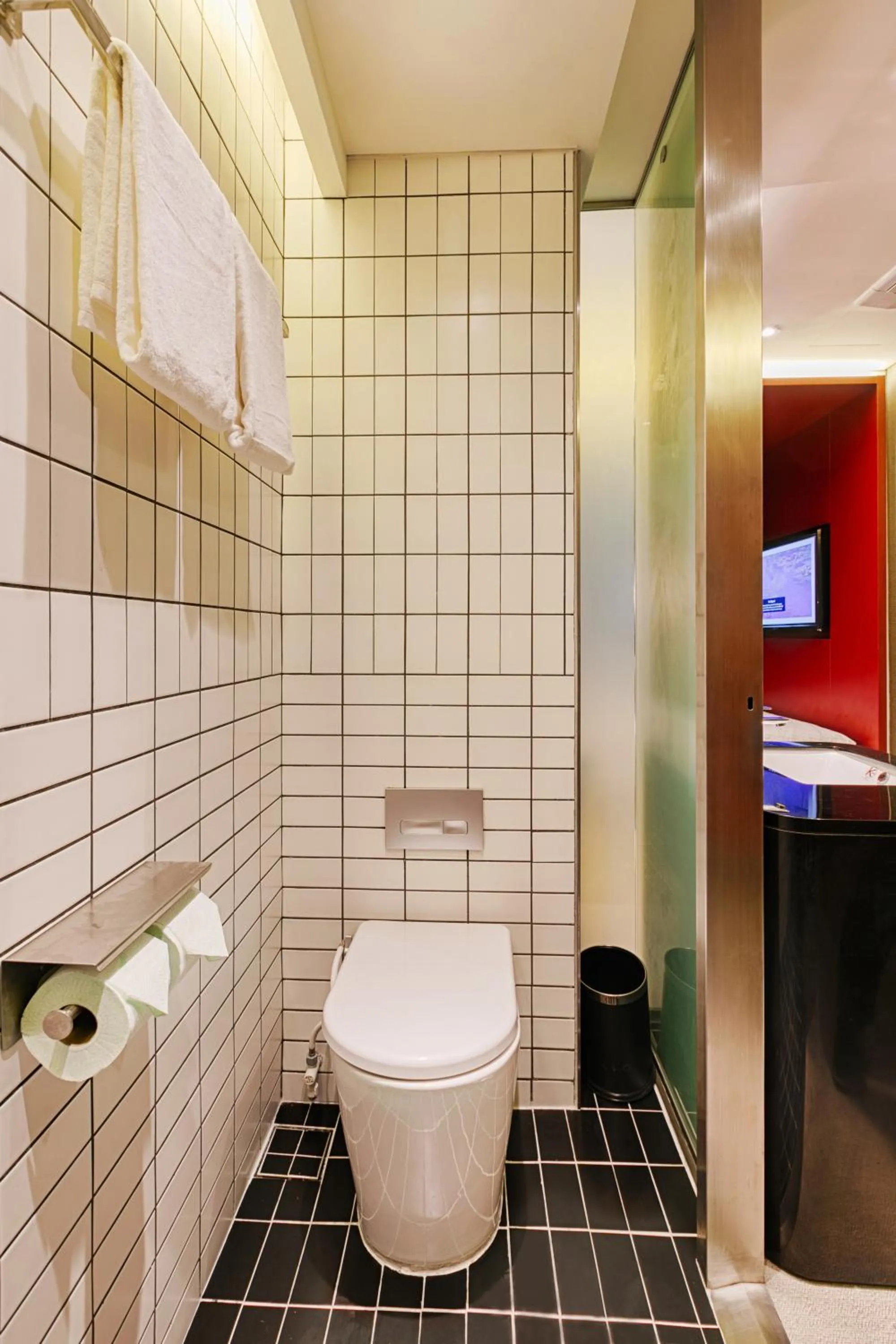 Bathroom in The Upper House, Batu Kawan