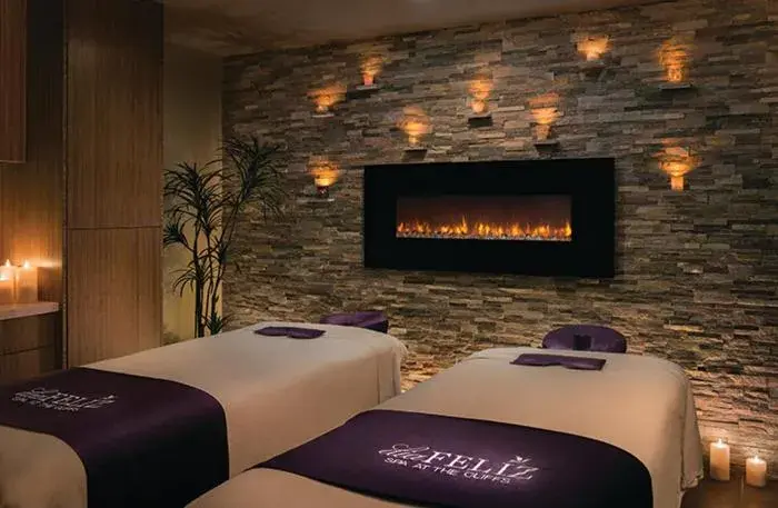 Massage, Bed in The Cliffs Hotel and Spa Massage, Bed in The Cliffs Hotel and Spa