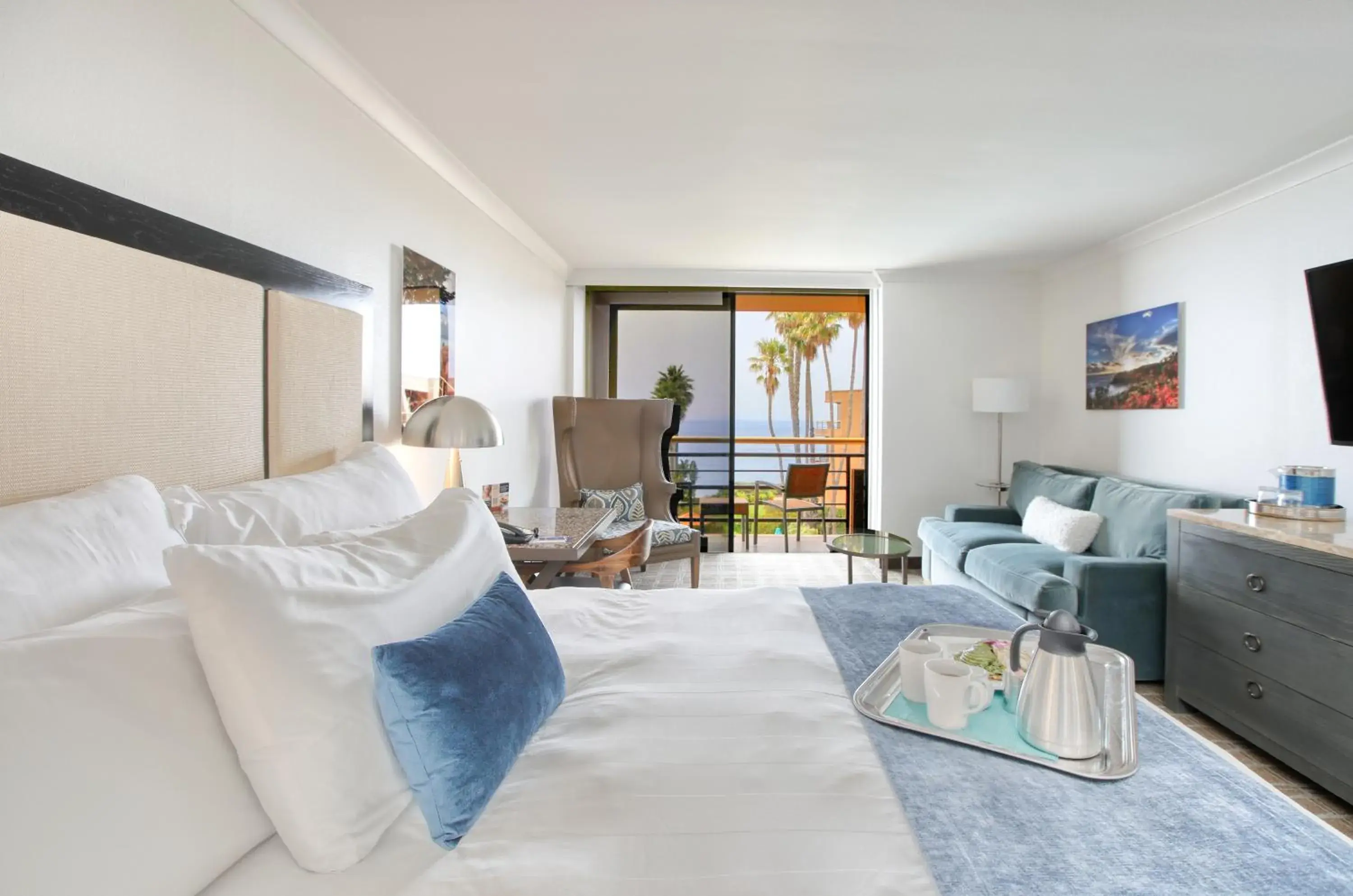 Bed in The Cliffs Hotel and Spa Bed in The Cliffs Hotel and Spa