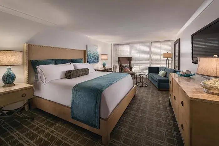 Guests, Bed in The Cliffs Hotel and Spa Guests, Bed in The Cliffs Hotel and Spa