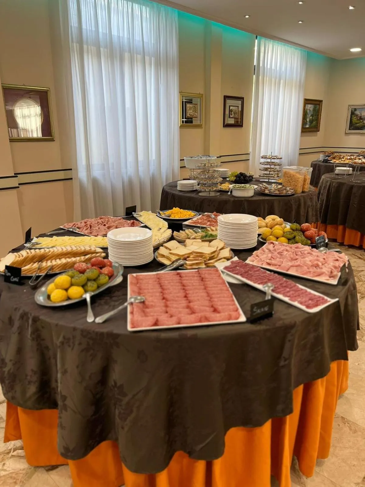 Continental breakfast in Hotel Blurelda
