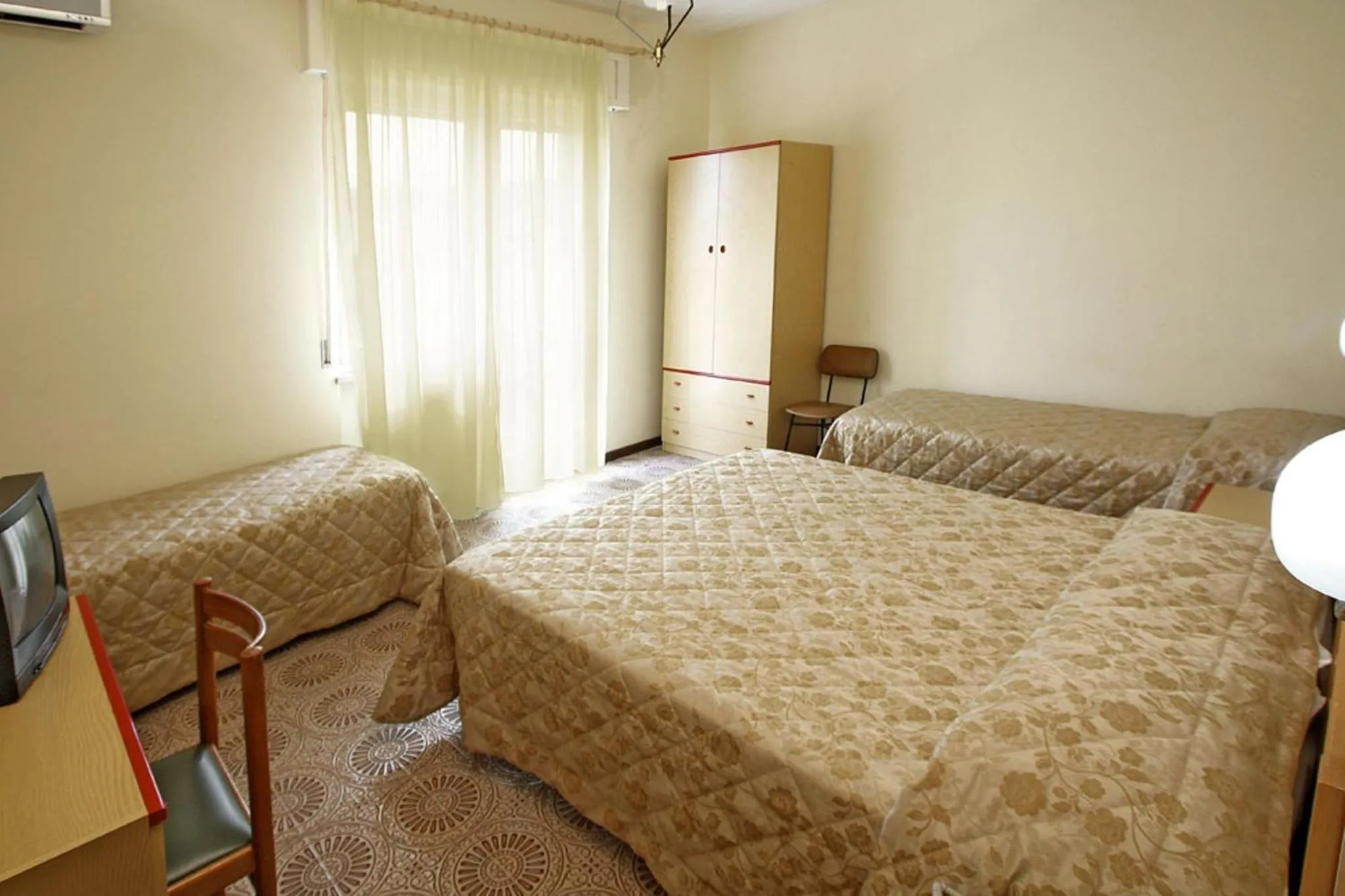 Day, Bed in Hotel Blurelda