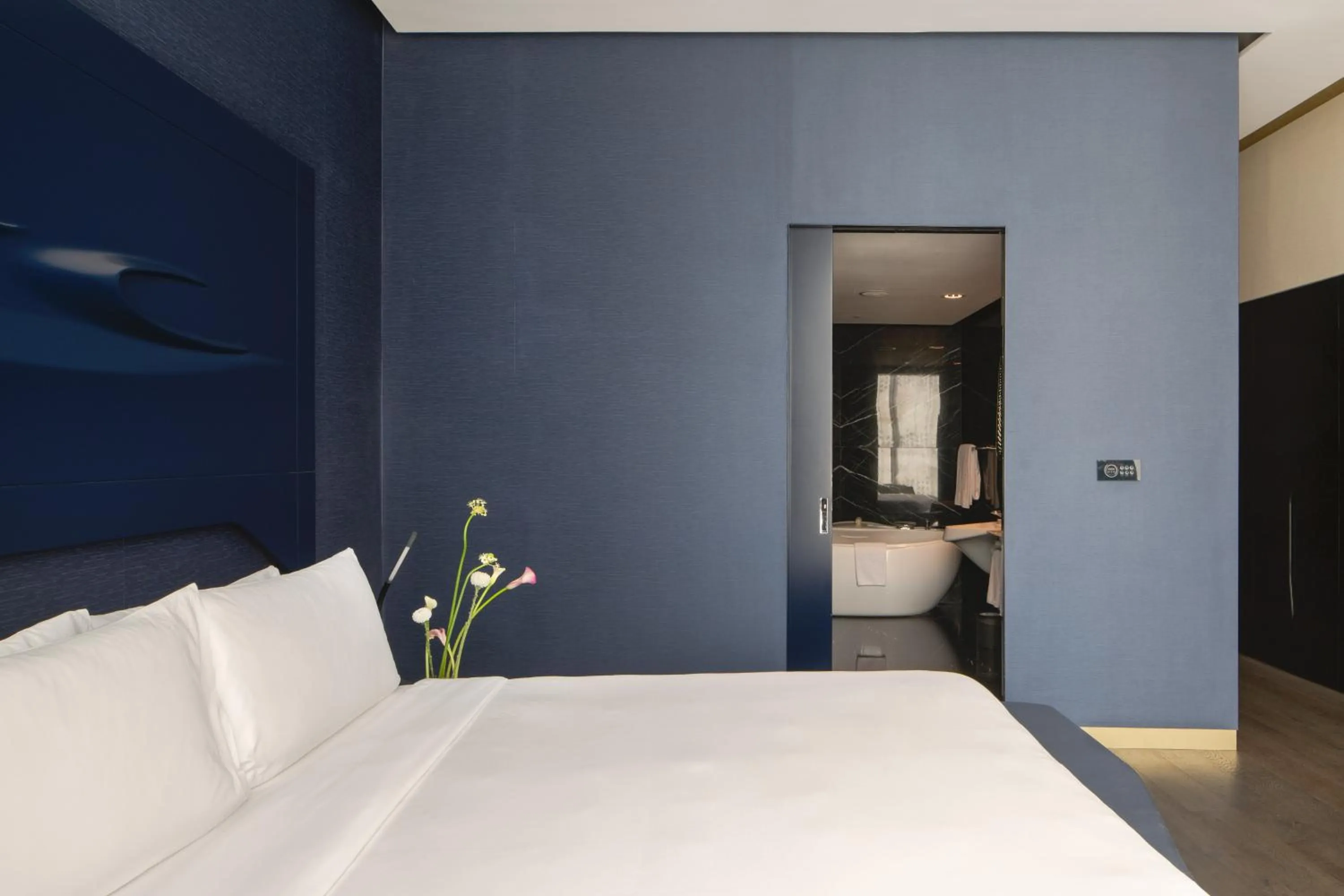 Bed in ME Dubai by Meliá