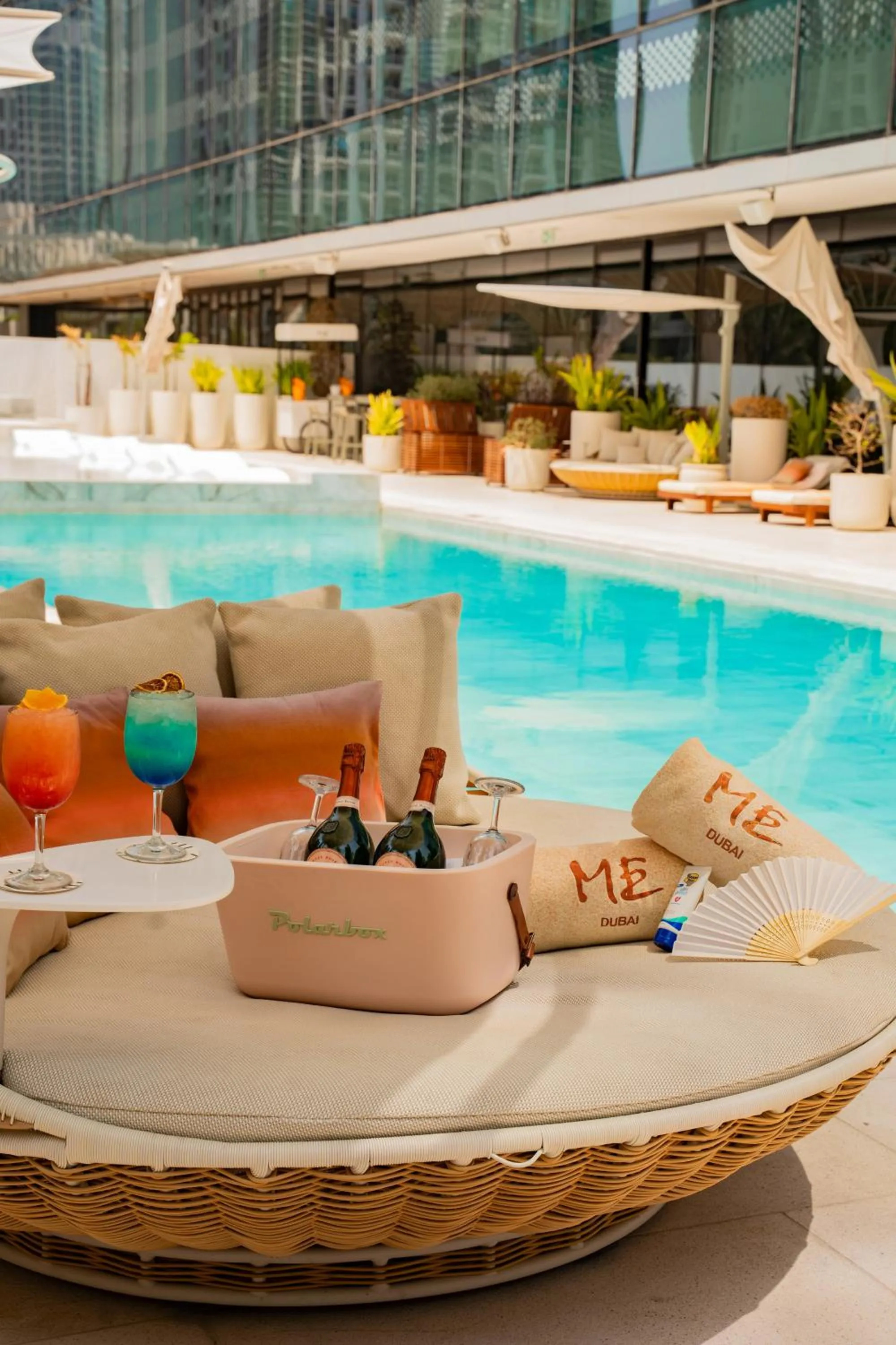 Swimming pool in ME Dubai by Meliá