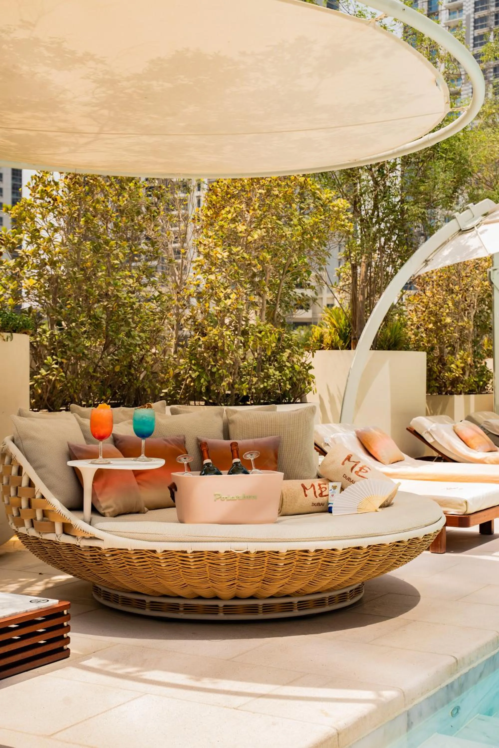 Swimming pool in ME Dubai by Meliá