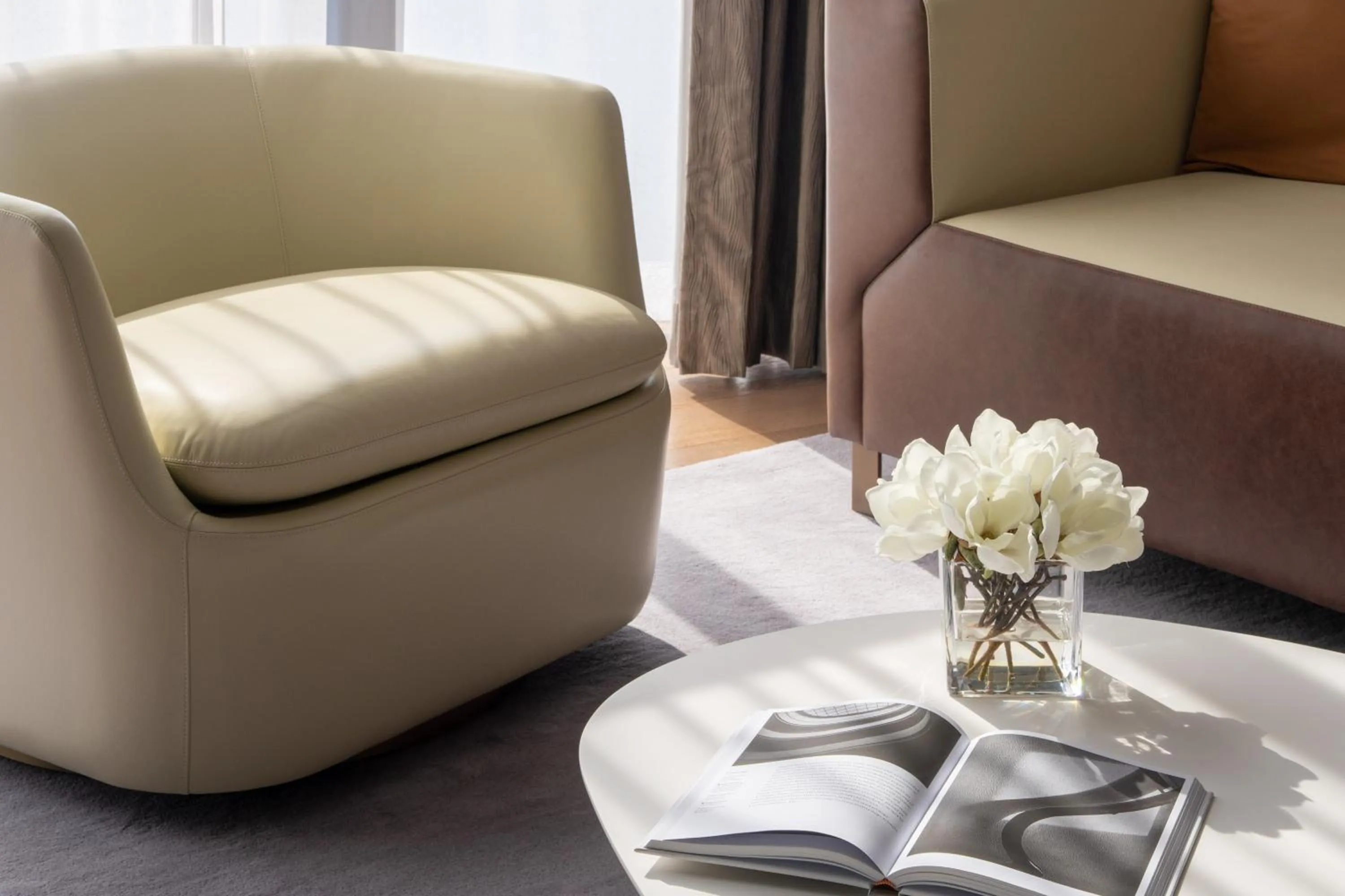 Seating area in ME Dubai by Meliá