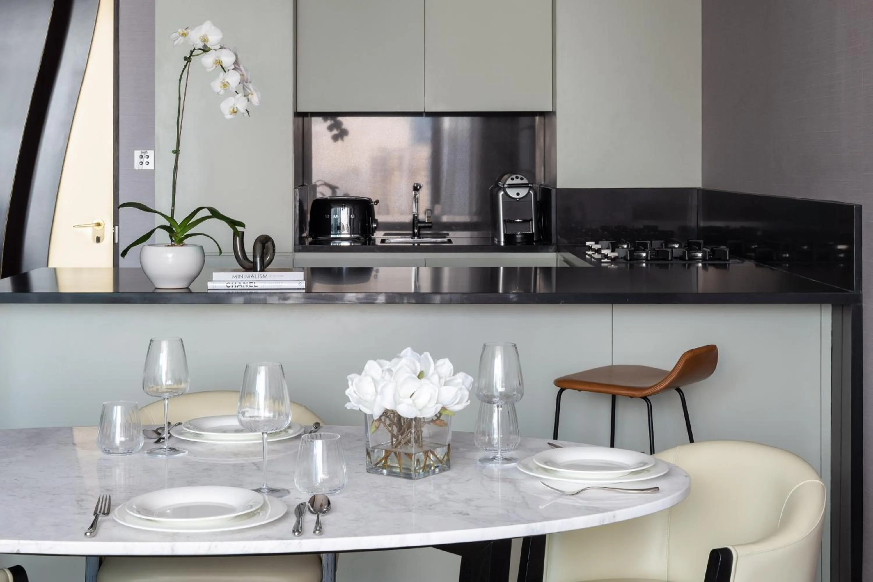 Dining area in ME Dubai by Meliá