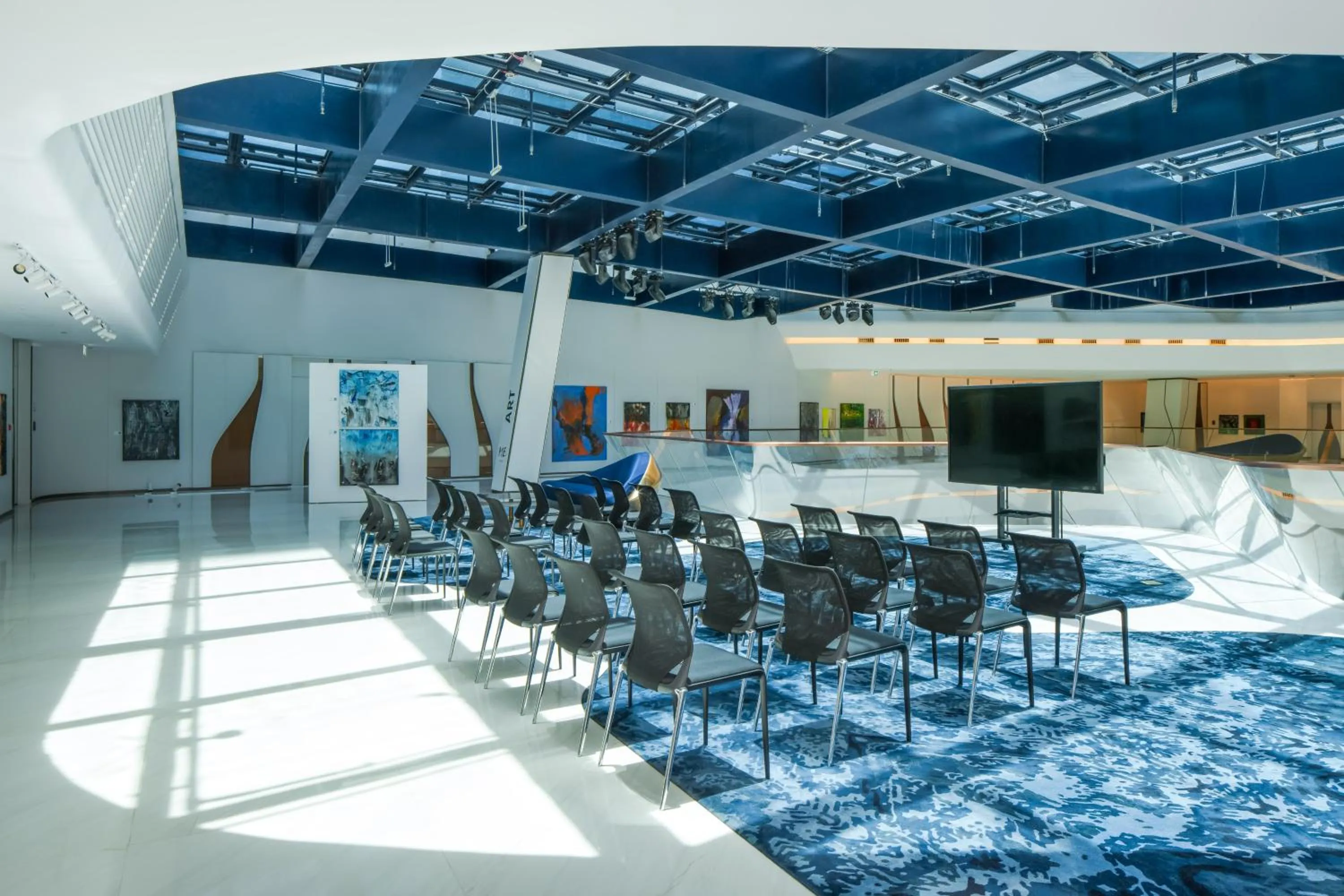 TV and multimedia in ME Dubai by Meliá