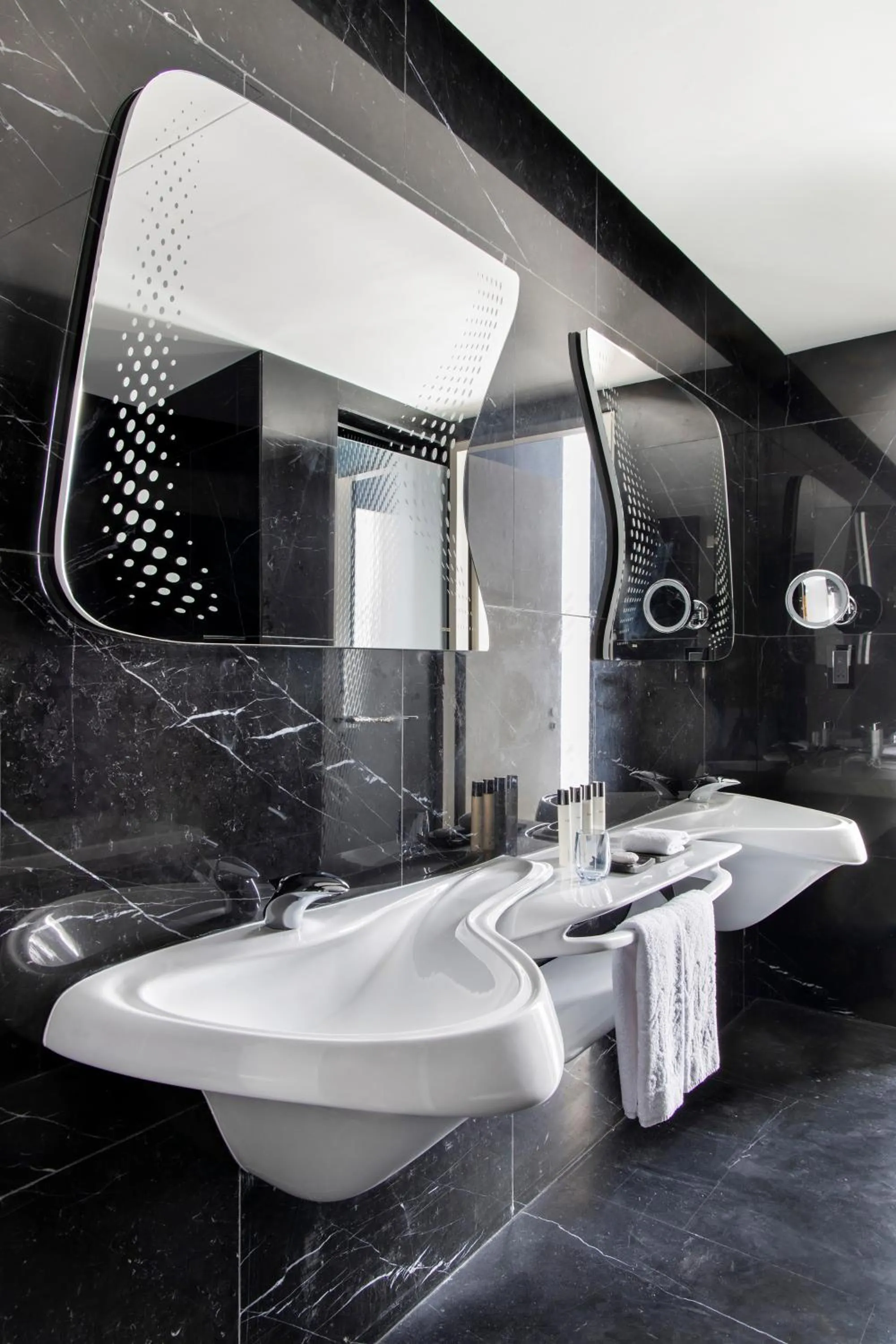 Bathroom in ME Dubai by Meliá