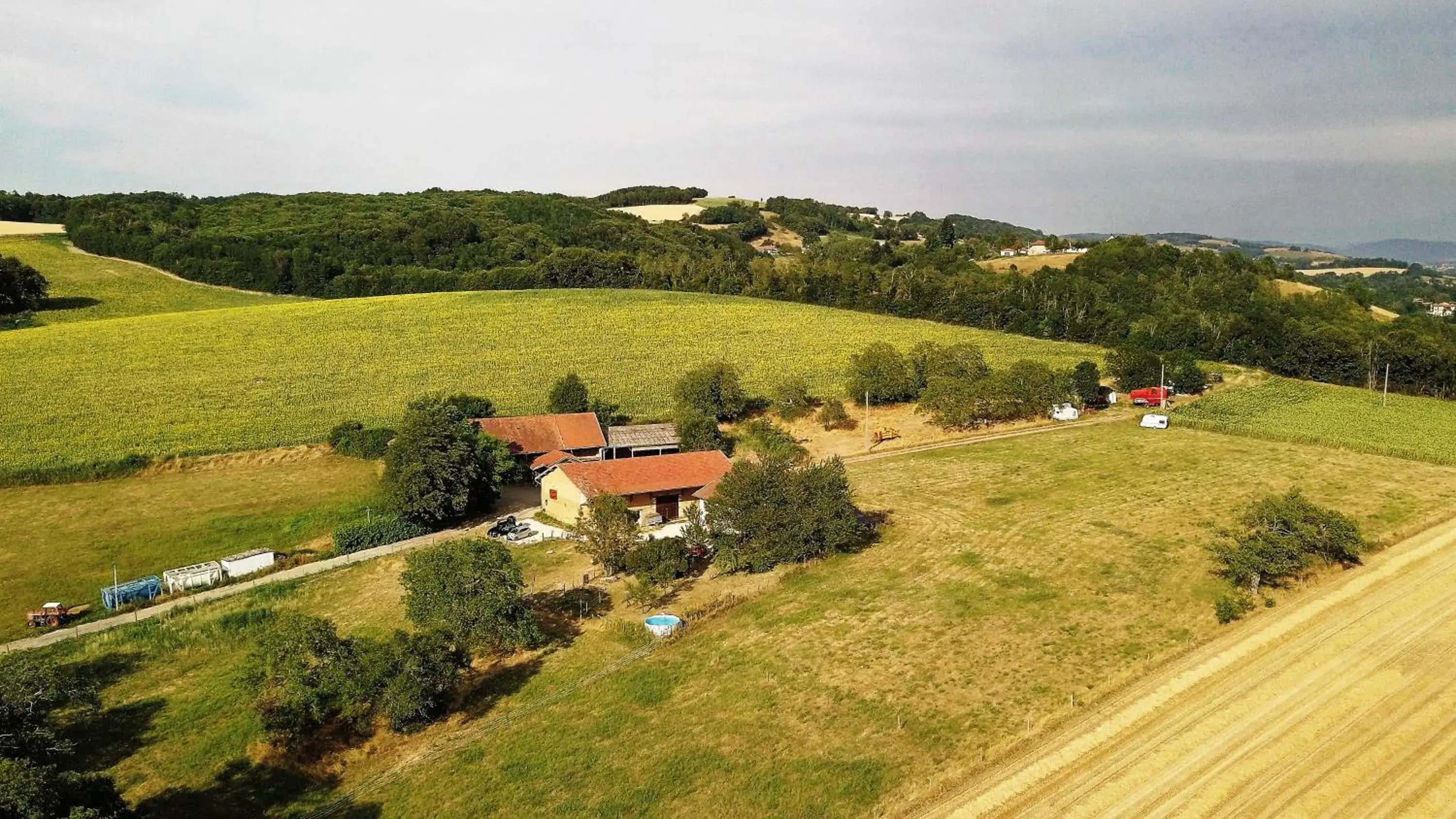 Property building in Au dessus de Parady Property building in Au dessus de Parady