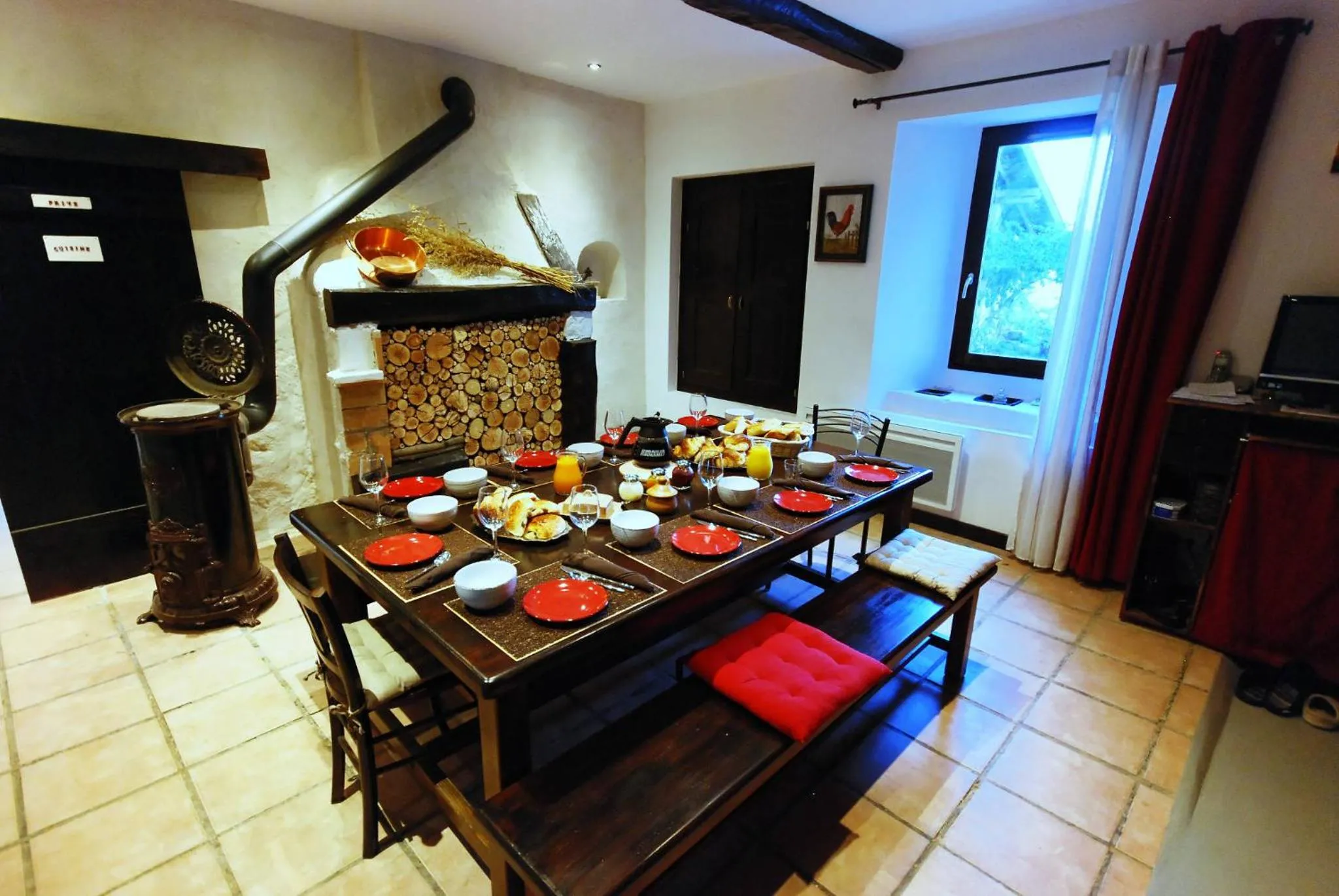 Dining area in Au dessus de Parady