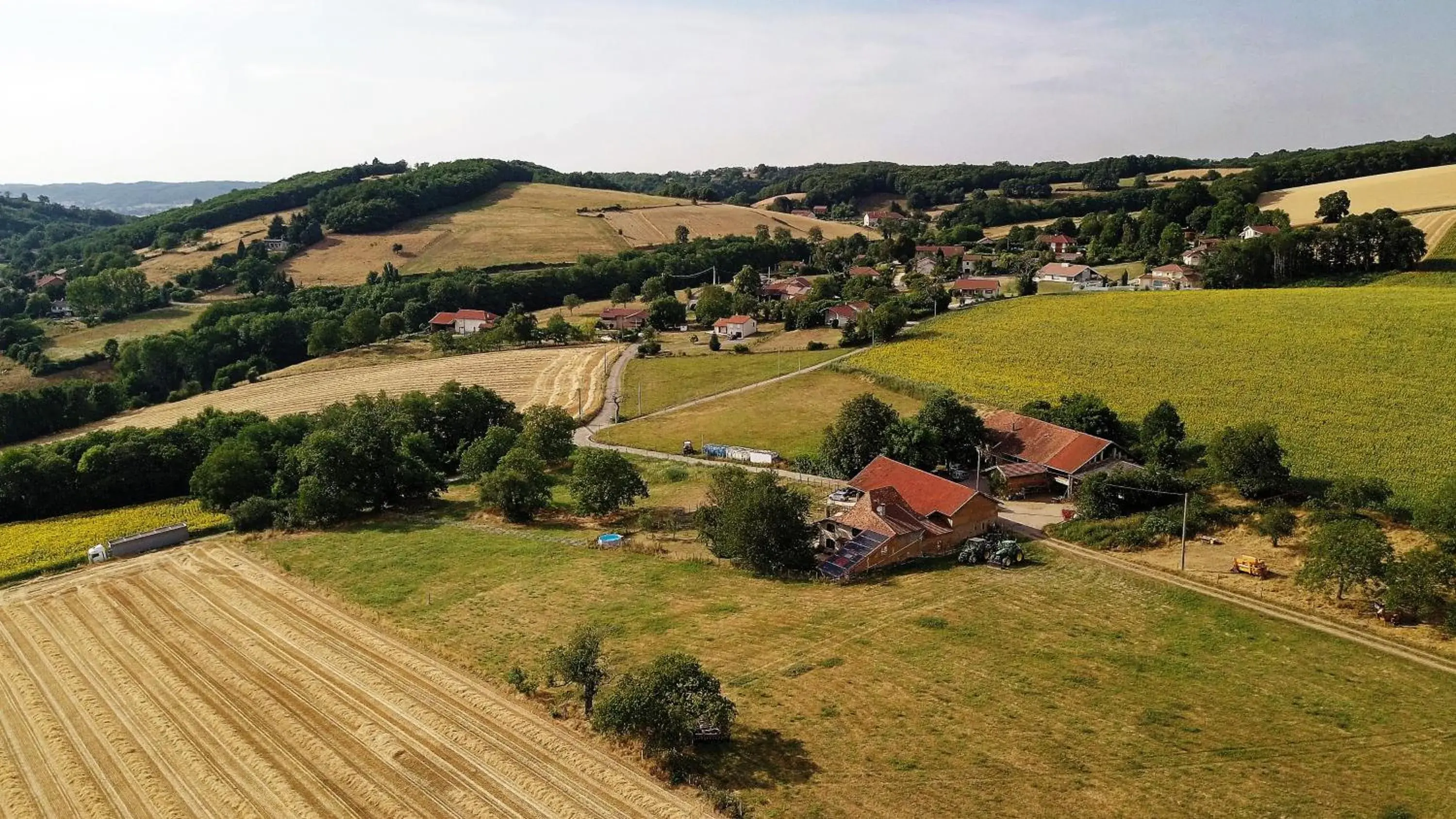 Property building in Au dessus de Parady Property building in Au dessus de Parady