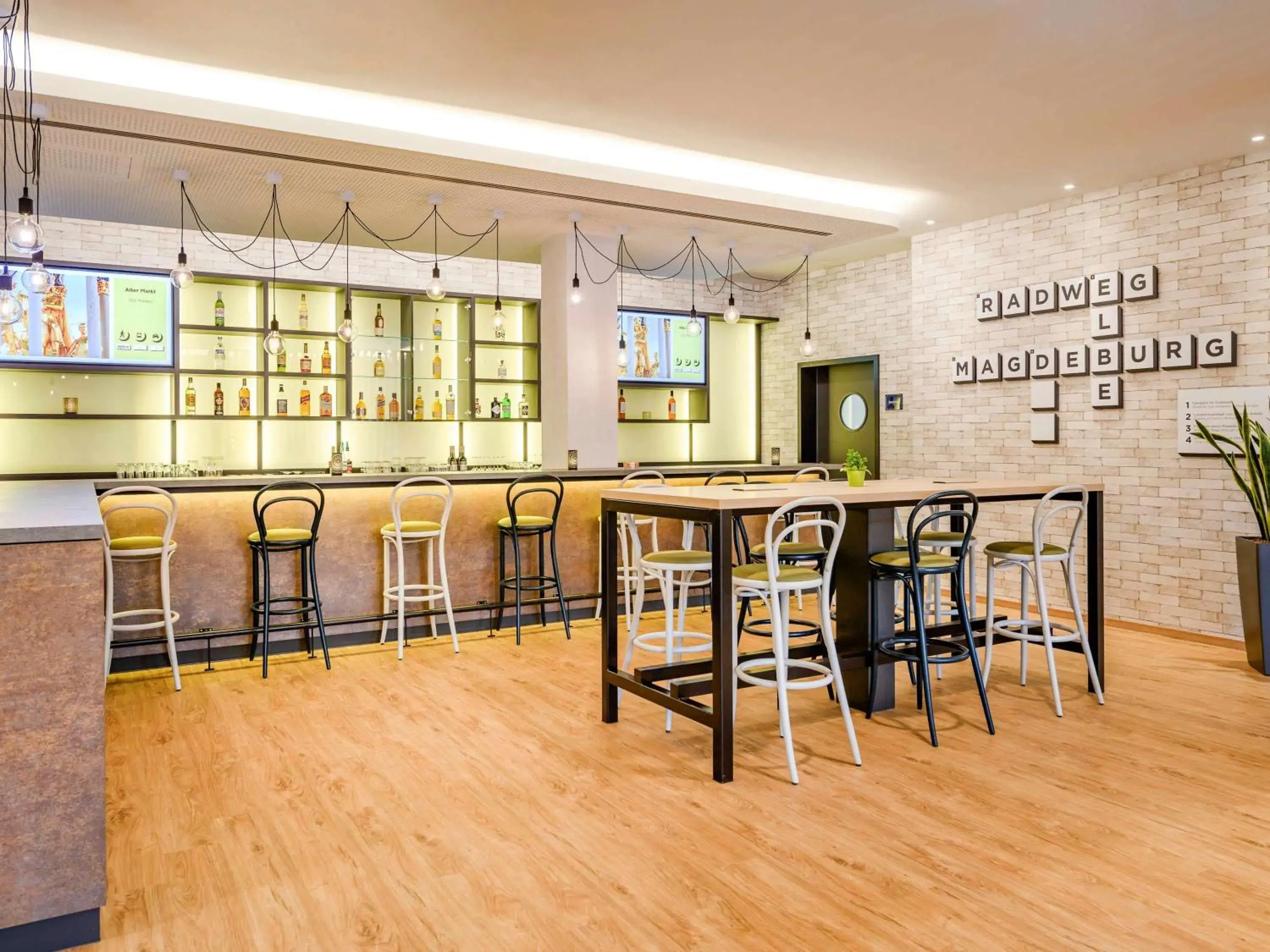 Lounge or bar in ibis Styles Magdeburg Lounge or bar in ibis Styles Magdeburg