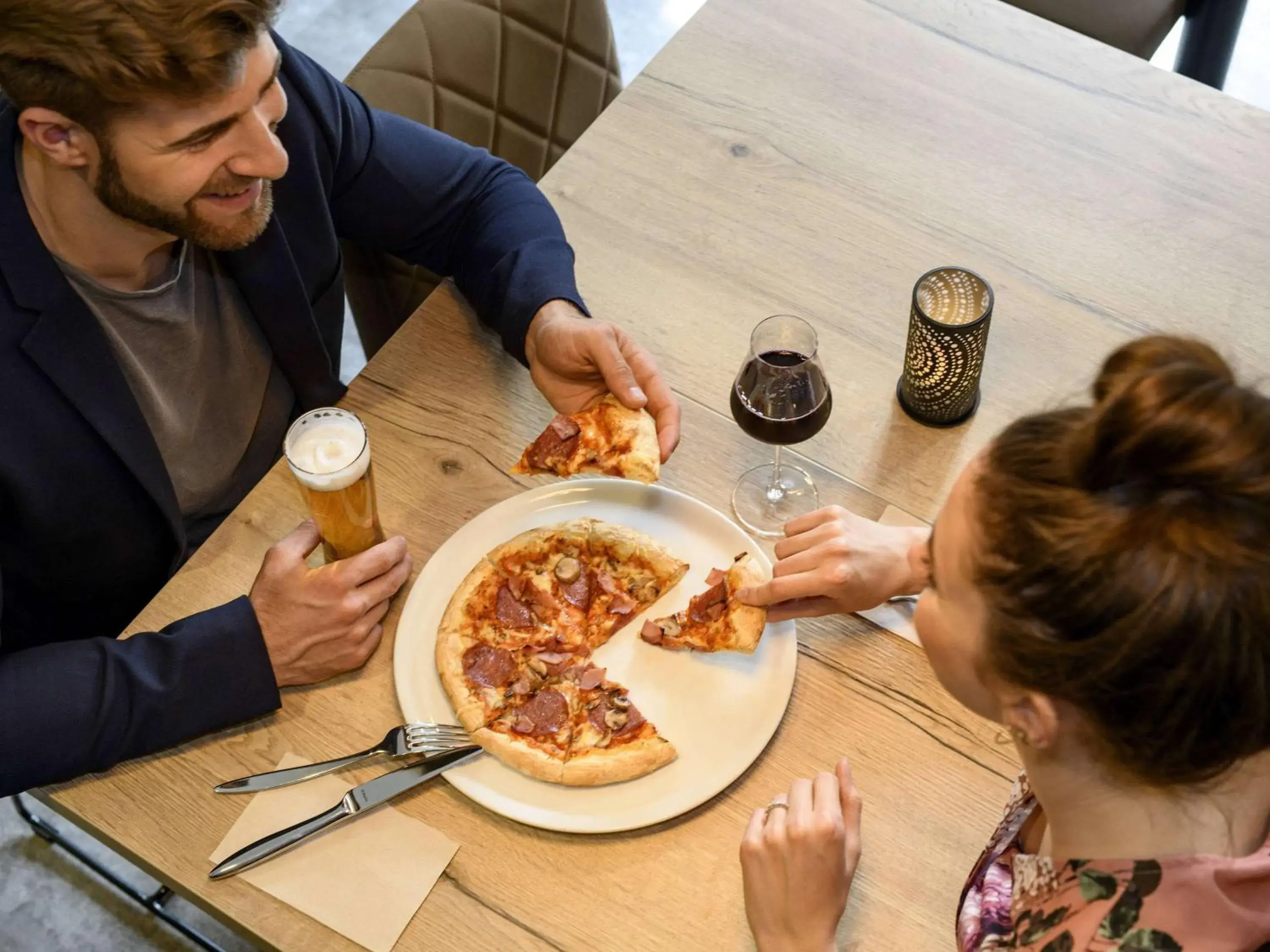 Lounge or bar in ibis Styles Magdeburg Lounge or bar in ibis Styles Magdeburg